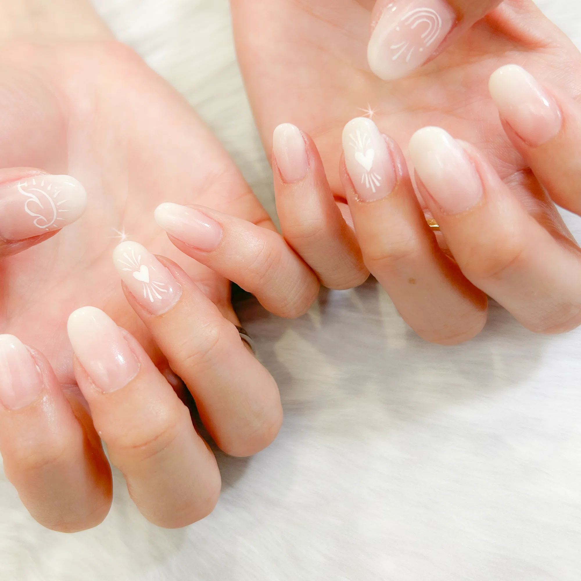 キラキラしすぎないからちょうどいい。大人のためのネイル│デザイン 