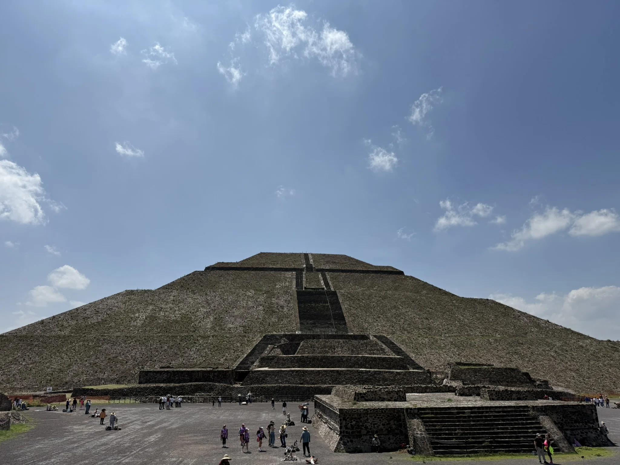 女子ひとり旅】メキシコ・ティオティワカン遺跡を“空から見た朝”｜気球