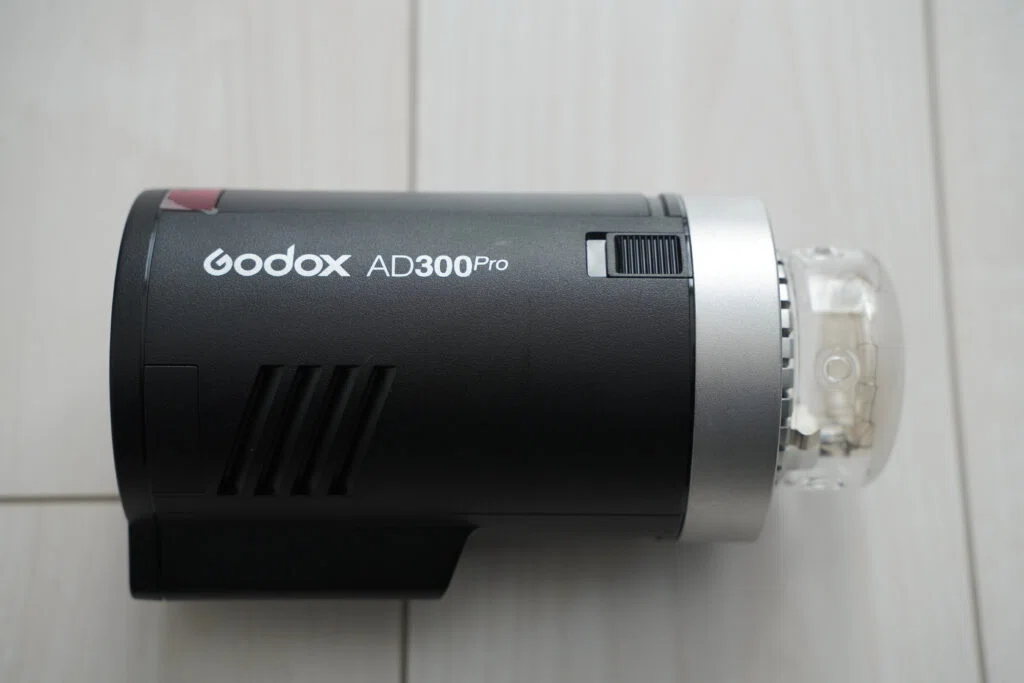 徹底比較】GODOX AD300ProとAD300ProⅡの違いを解説｜買い替える価値は
