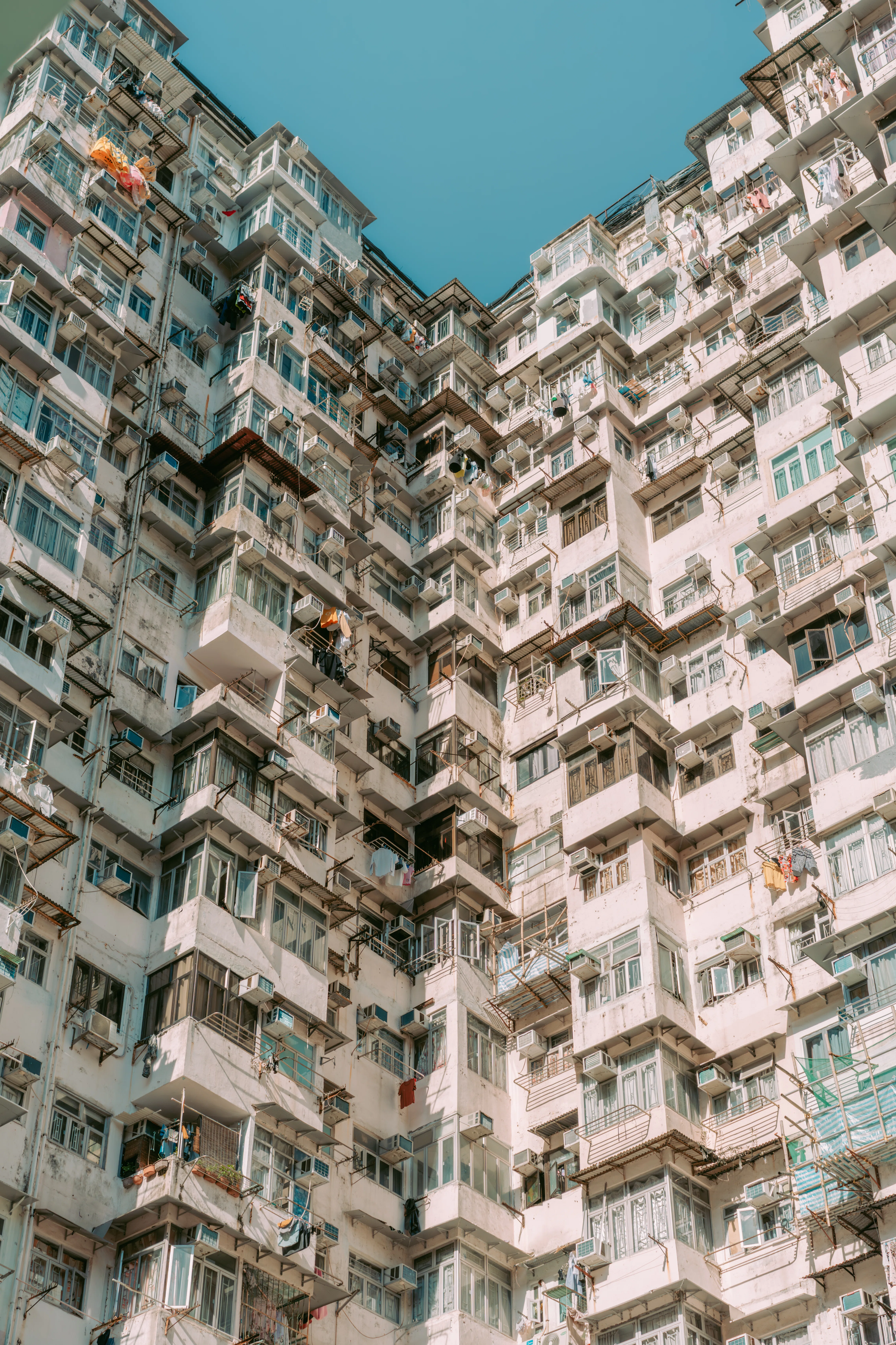 フィルムで歩く、香港。｜モンスターマンションからは家具が降ってくる