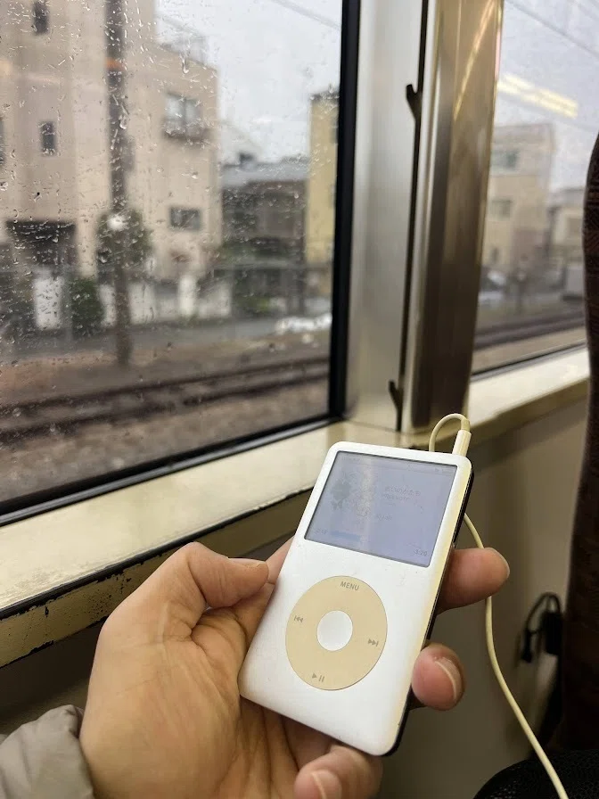 Pod第1世代　低音難あり iPod classicに救われた朝、触る気持ちよさを思い出した｜ころは