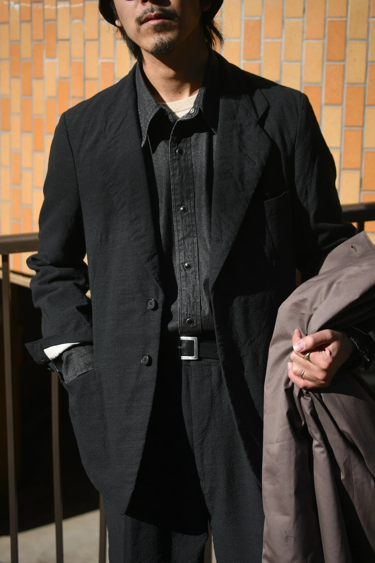早い者勝ち ナイスネス T.ROLAND 程よく、背筋を伸ばす気持ちで｜takuro yamashita