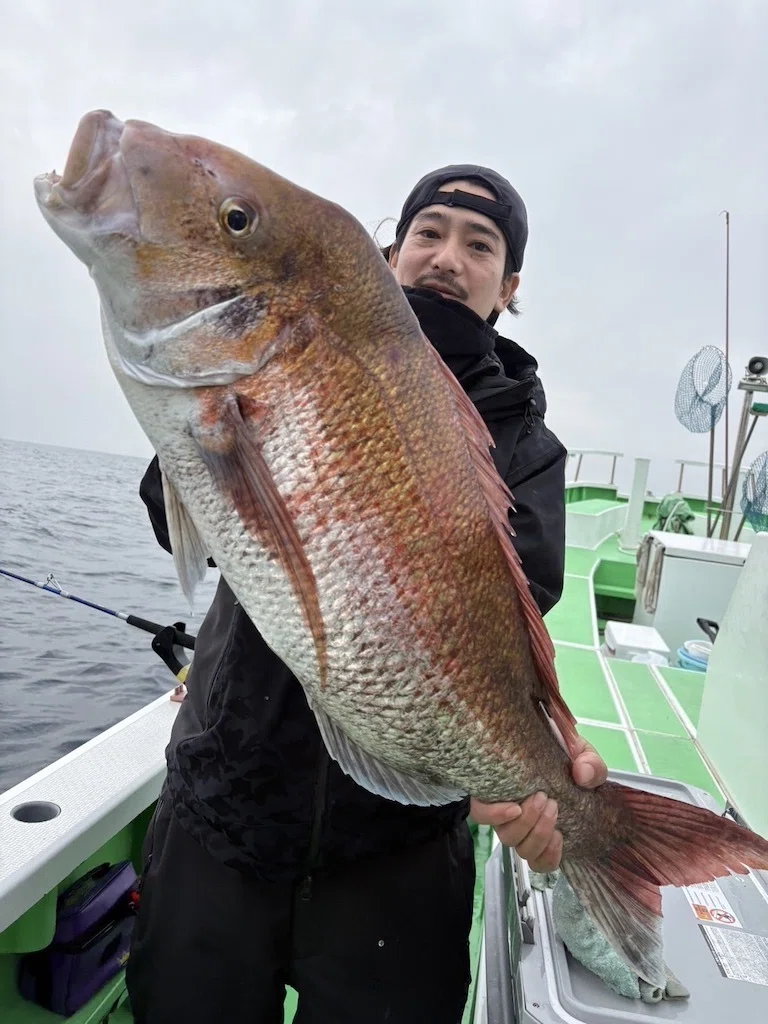 泳がせ】超大型真鯛8.8kgが食いついた！｜あまさけや丸