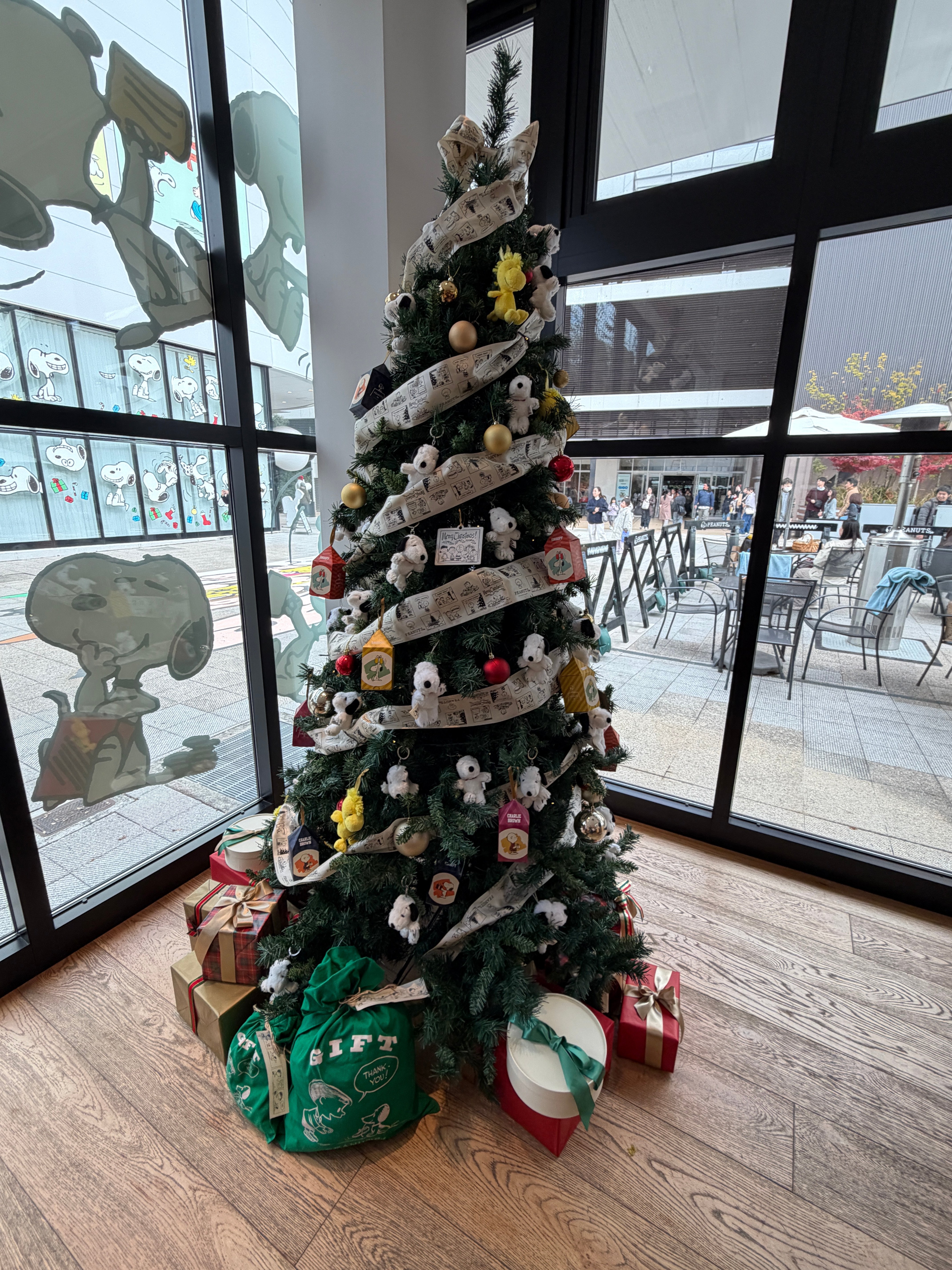 スヌーピーミュージアムで スヌーピーだらけのクリスマス！｜ぴー