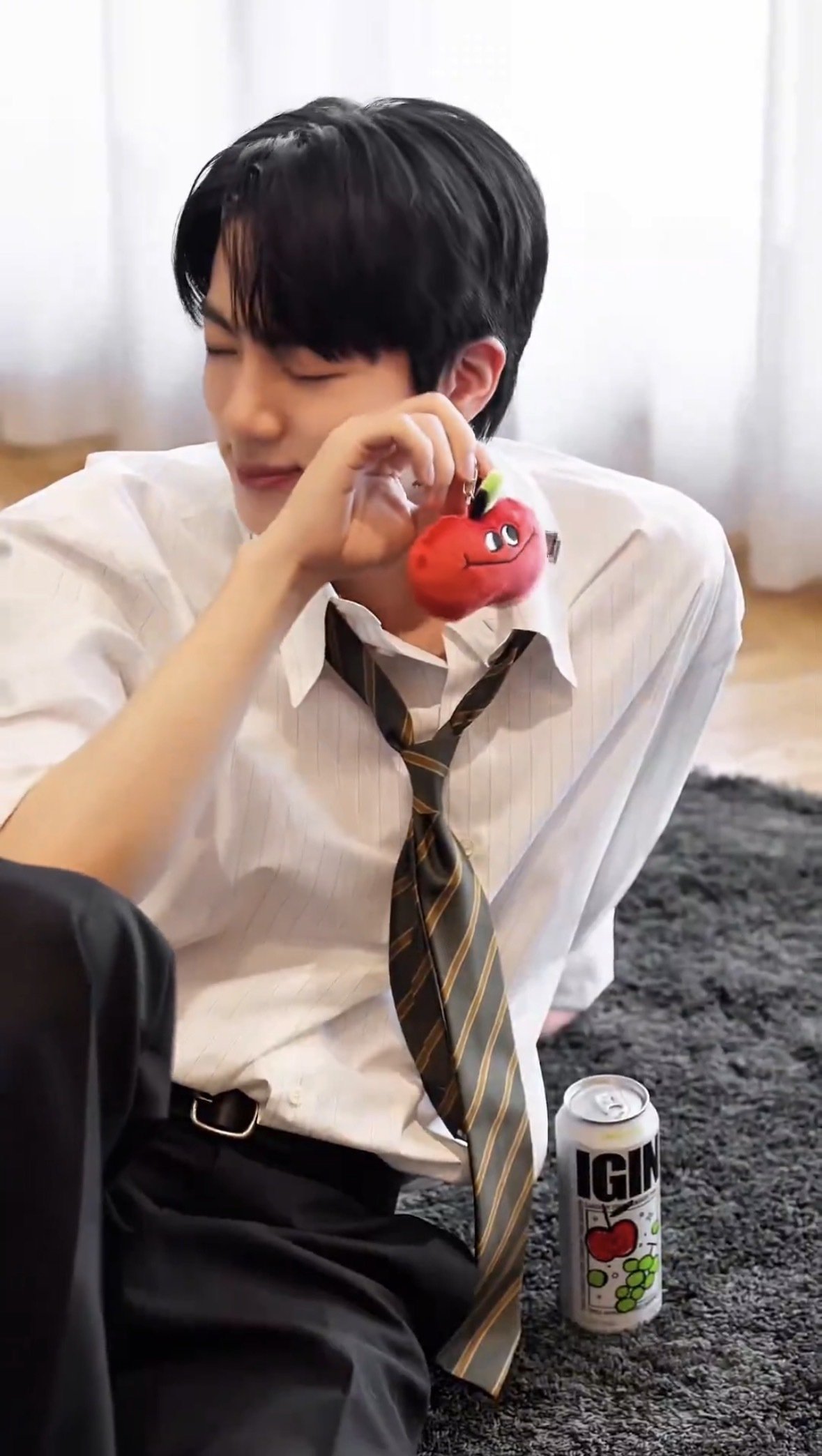 BTS Jin : 極強火オンマジンペンの2025年に、名前をつけるとしたら｜mi