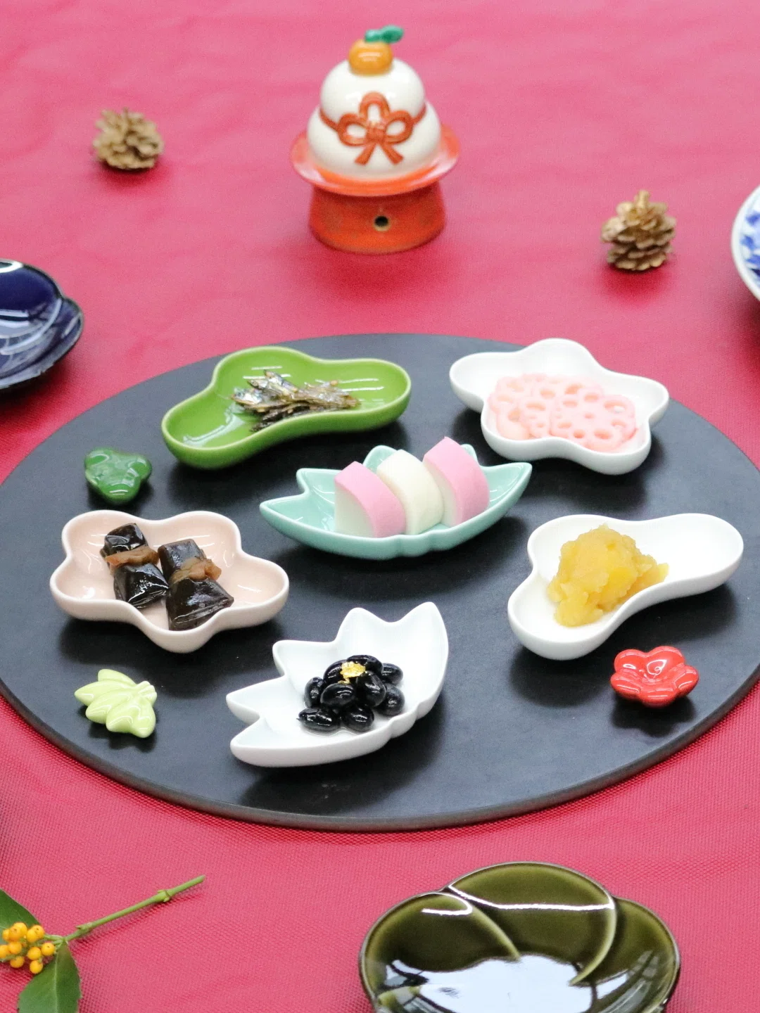 豆皿で楽しむ、少し気楽なおせちのかたち｜tunagu 店主
