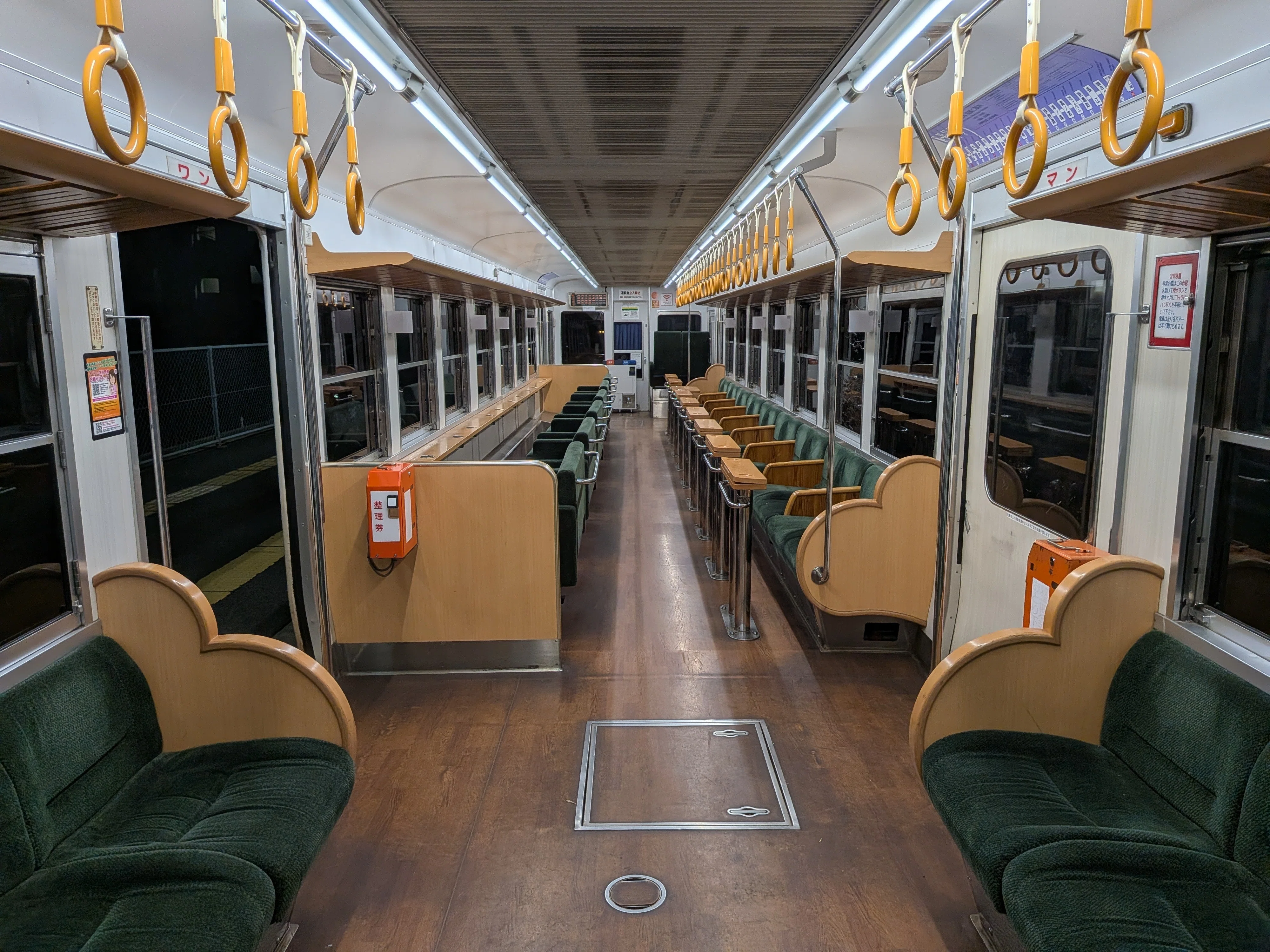 阪急電車　車内番号板　２１００系（２１８２号車） 一畑電車の2100系を観察する｜鳩歩歩鉄道