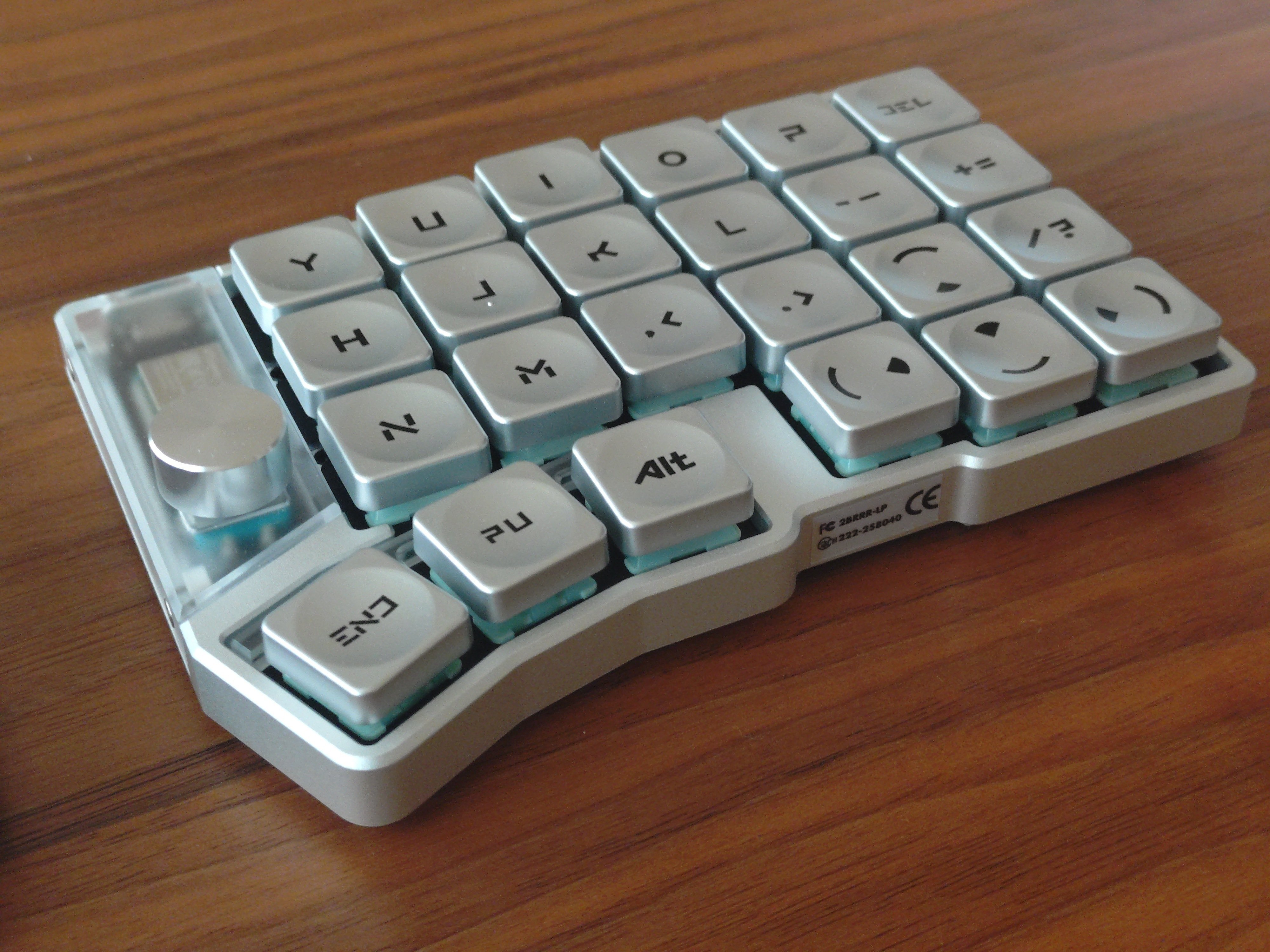 Cornix】キースイッチを変更してみた【Kailh Purple Swallowtale mini