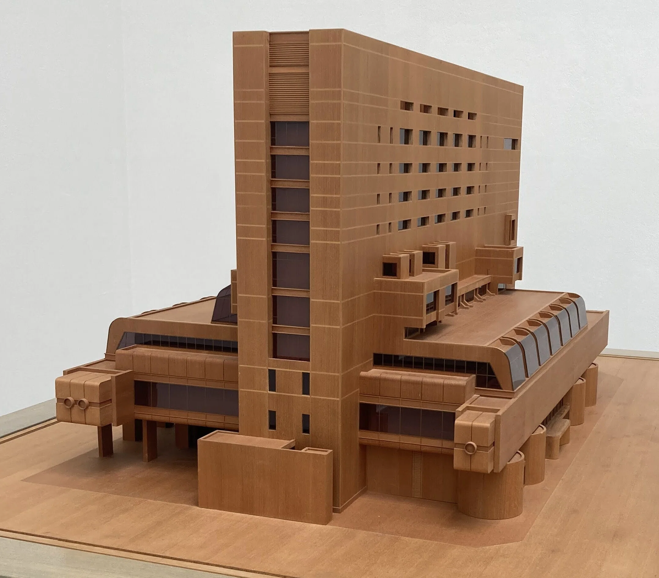 磯崎新：群島としての建築（水戸芸術館）｜スナフキンの友達
