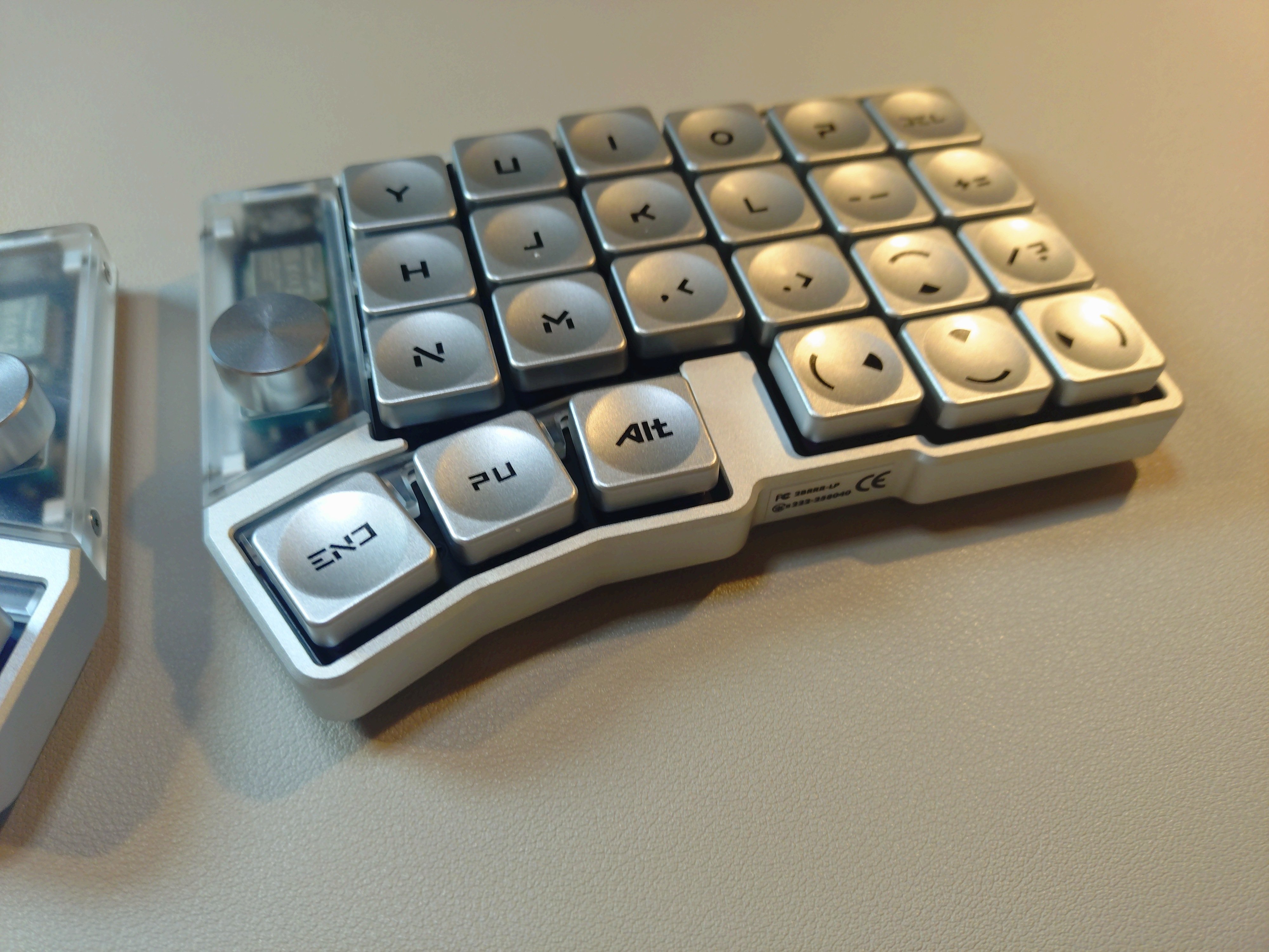 Cornix】キースイッチを変更してみた【Kailh Purple Swallowtale mini