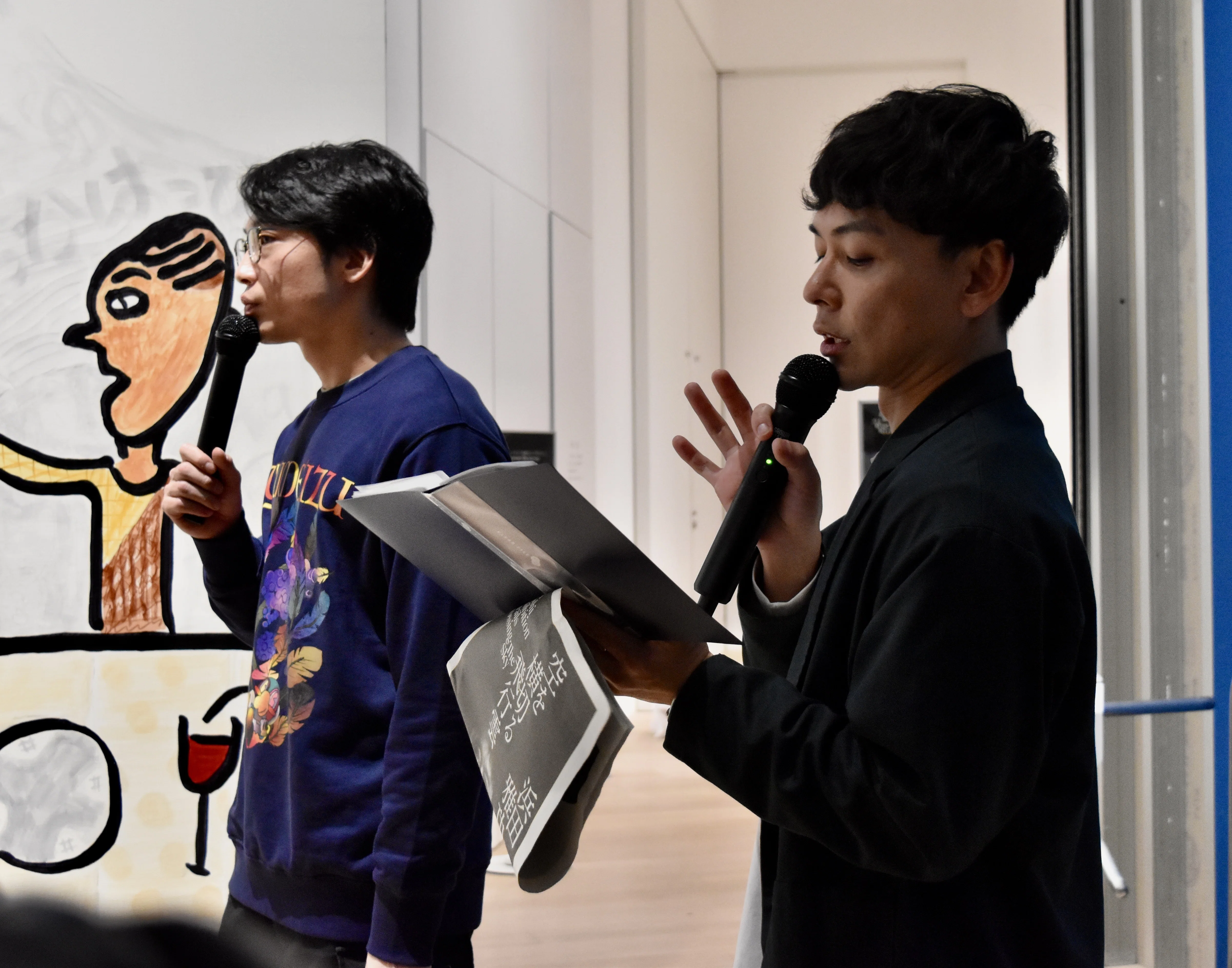 推しと個展を回る⎯⎯⎯さや香と巡る“浜田雅功展「空を横切る飛行雲