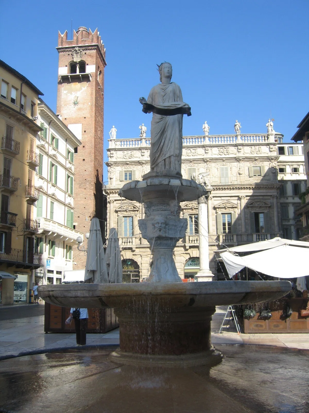 自作のイタリア「ベローナでのスナップ写真」です。 イタリアの旅】写真集⑤～『ロミオとジュリエット』の舞台「ベローナ