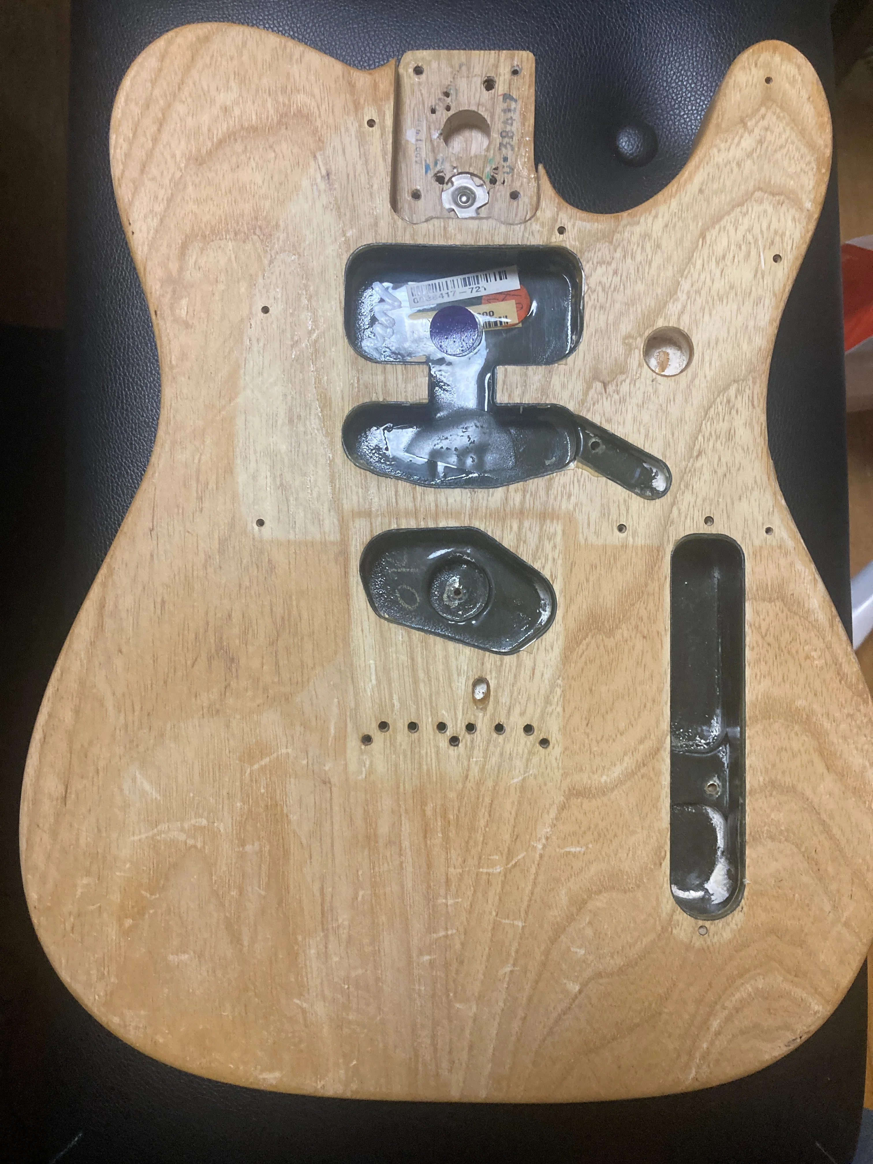 Telecaster「なんちゃってMalcolm」を作ろう～①ボディ総剥離編～ ｜Ryou
