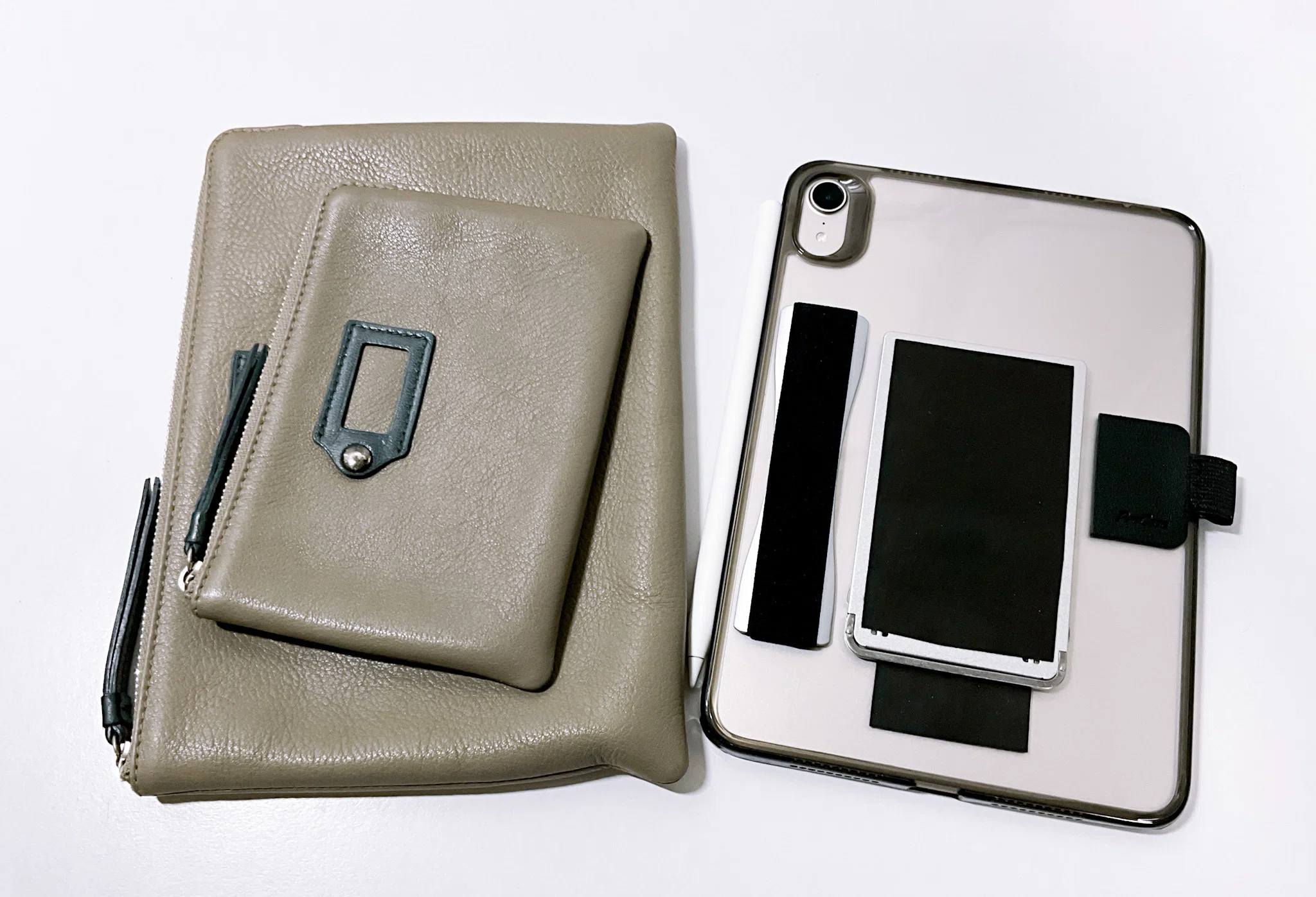 土屋鞄 iPadケース iPad miniがピッタリのレザーポーチ】土屋鞄「クラルテ トラベルコンビ