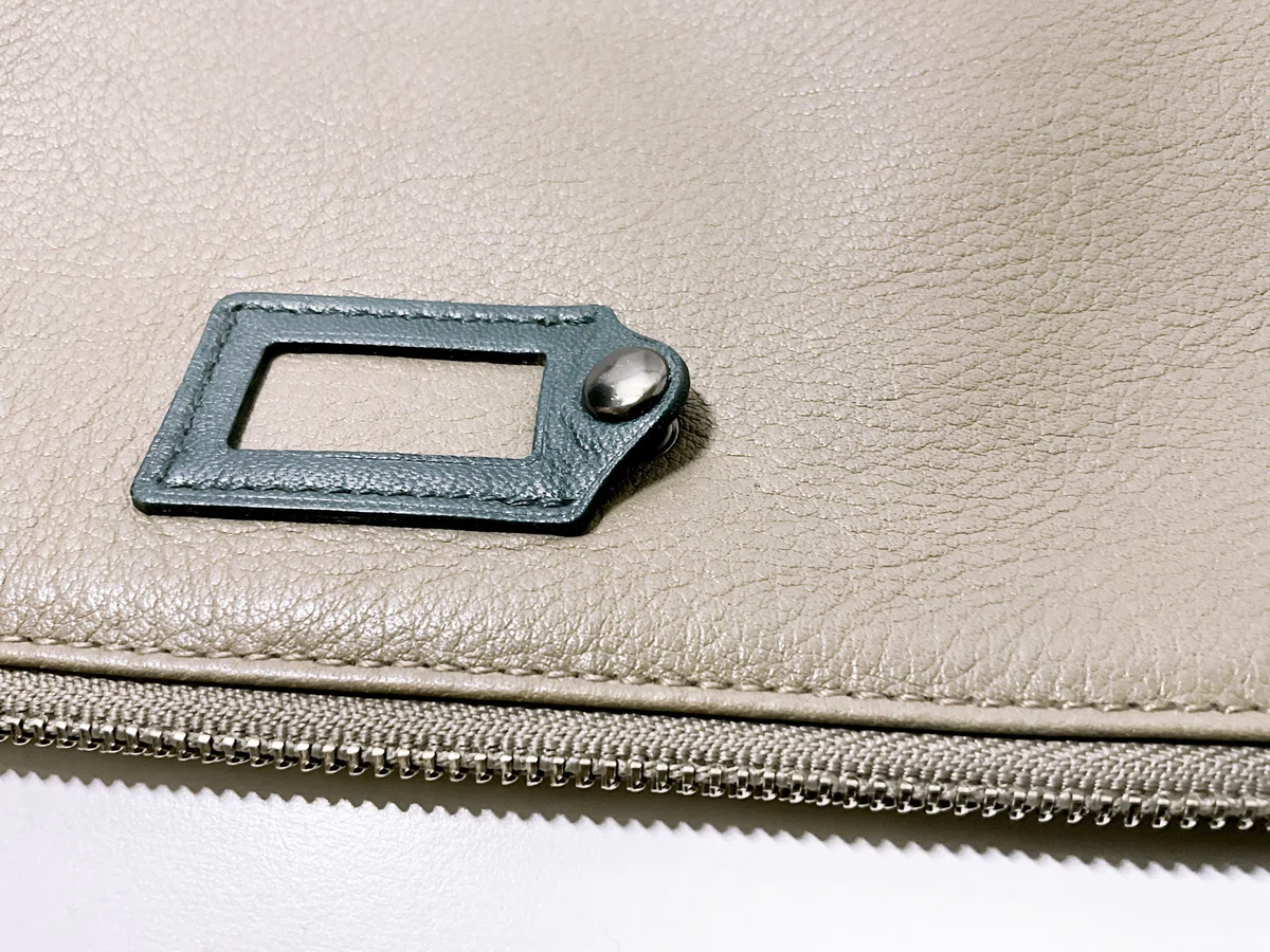 iPad miniがピッタリのレザーポーチ】土屋鞄「クラルテ トラベルコンビ 