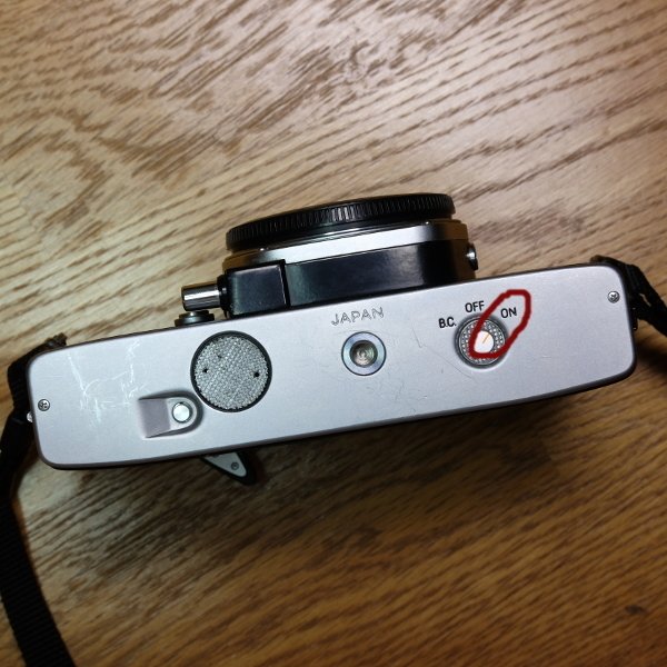 ミノルタ SRT-101 使い方ガイド フィルムの装填から露出計まで｜岡田