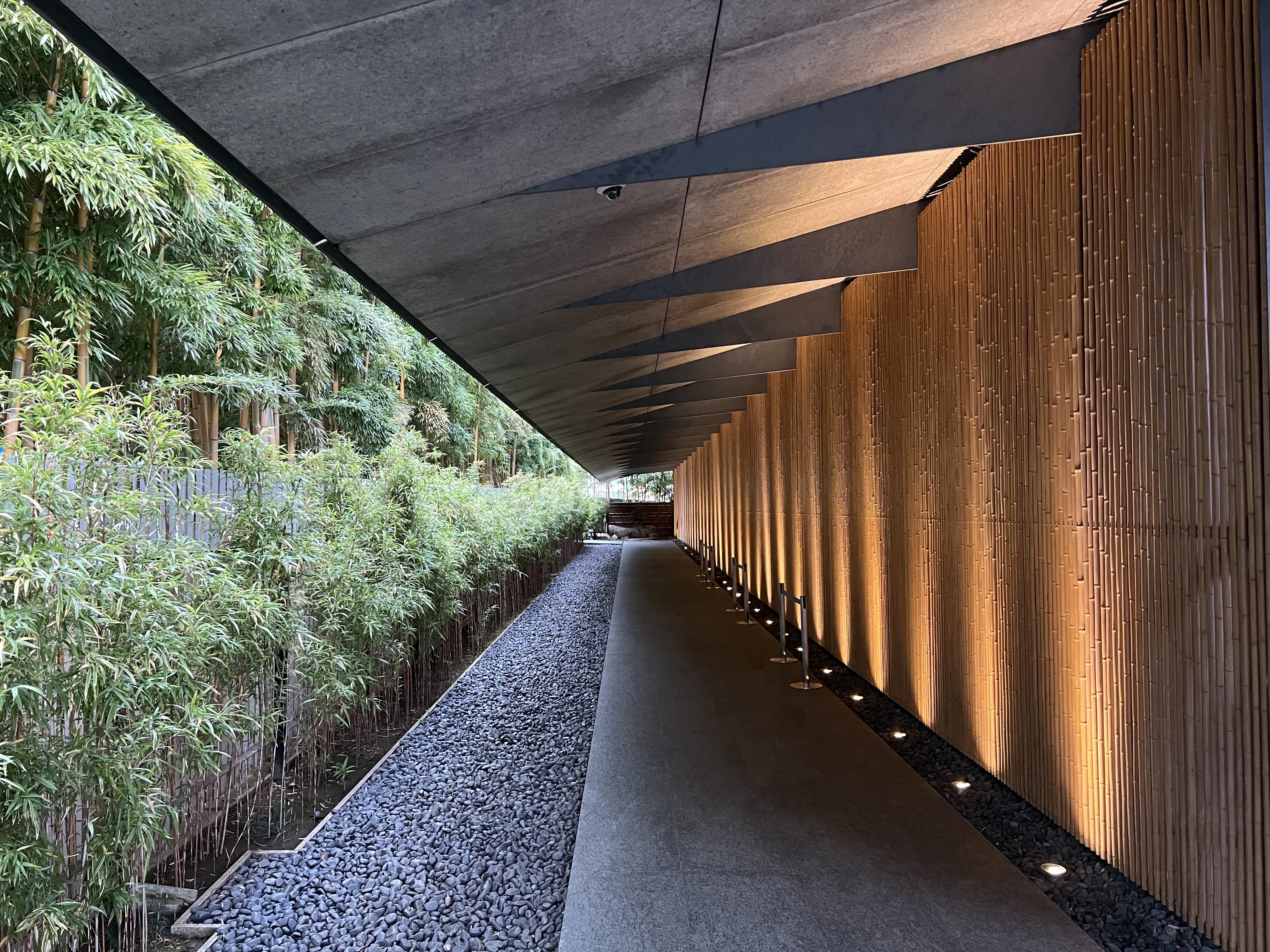 根津美術館を歩く。隈研吾が消え、風景が前へ出る瞬間｜KIMIJIMA and HAUS