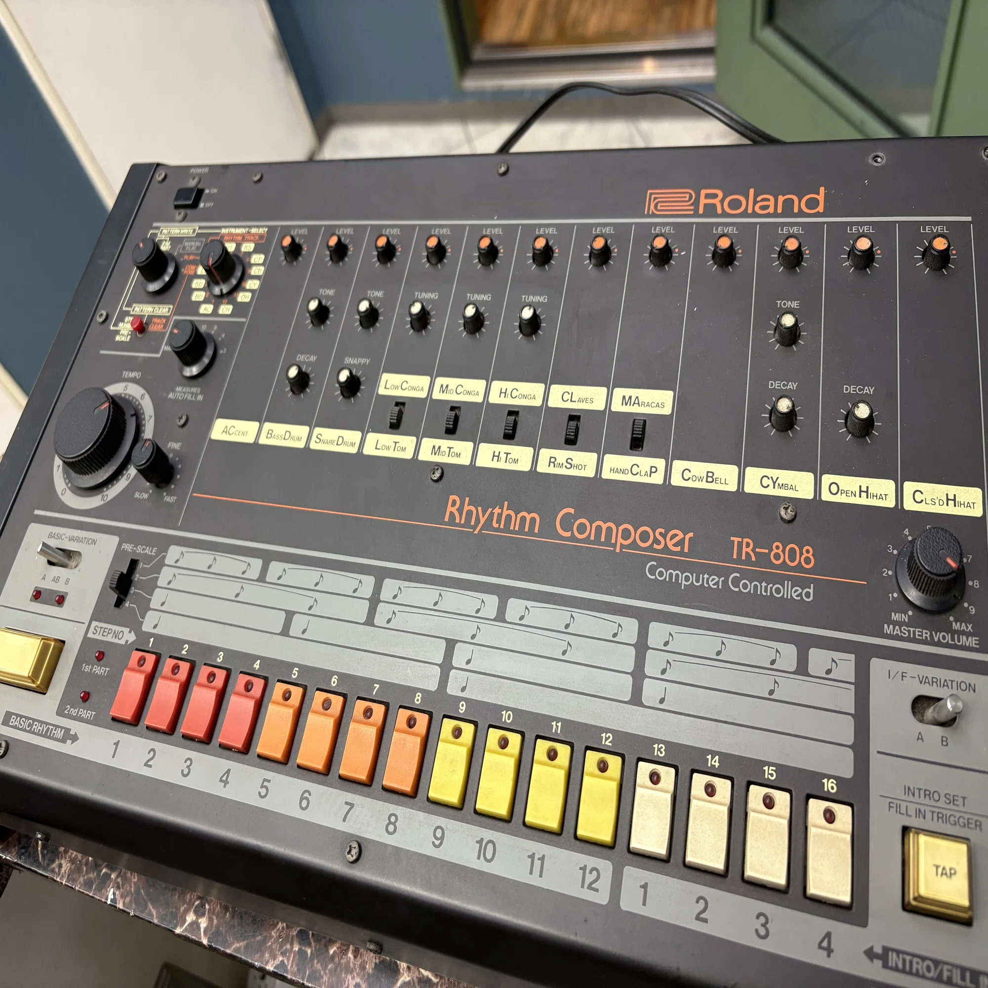 ? 【機材修理】音が出ないTR-808を救出！「TR-808」マスターアウト 