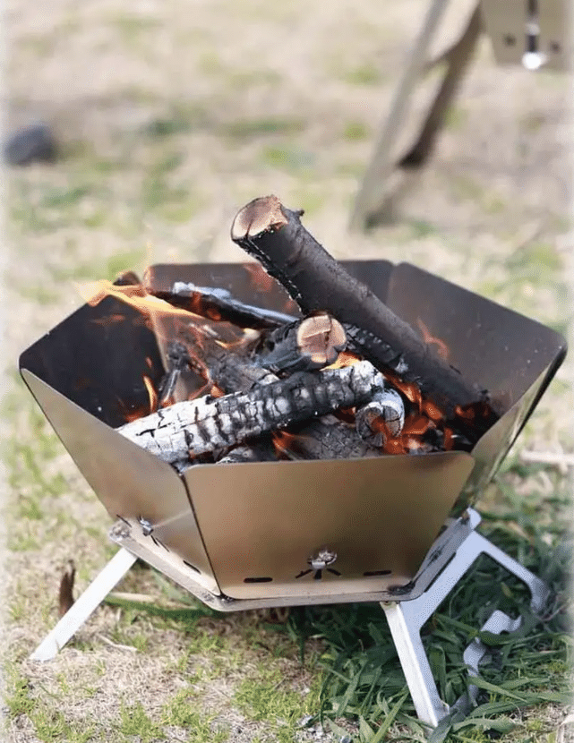 2025年ベストバイ候補】厚さ3cmに畳める「焚き火台」が革命的すぎた