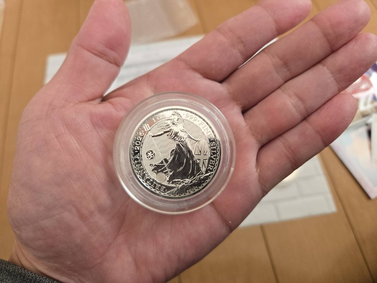 ブリタニア銀貨」買いました｜数量限定の誘惑に負けて｜maro