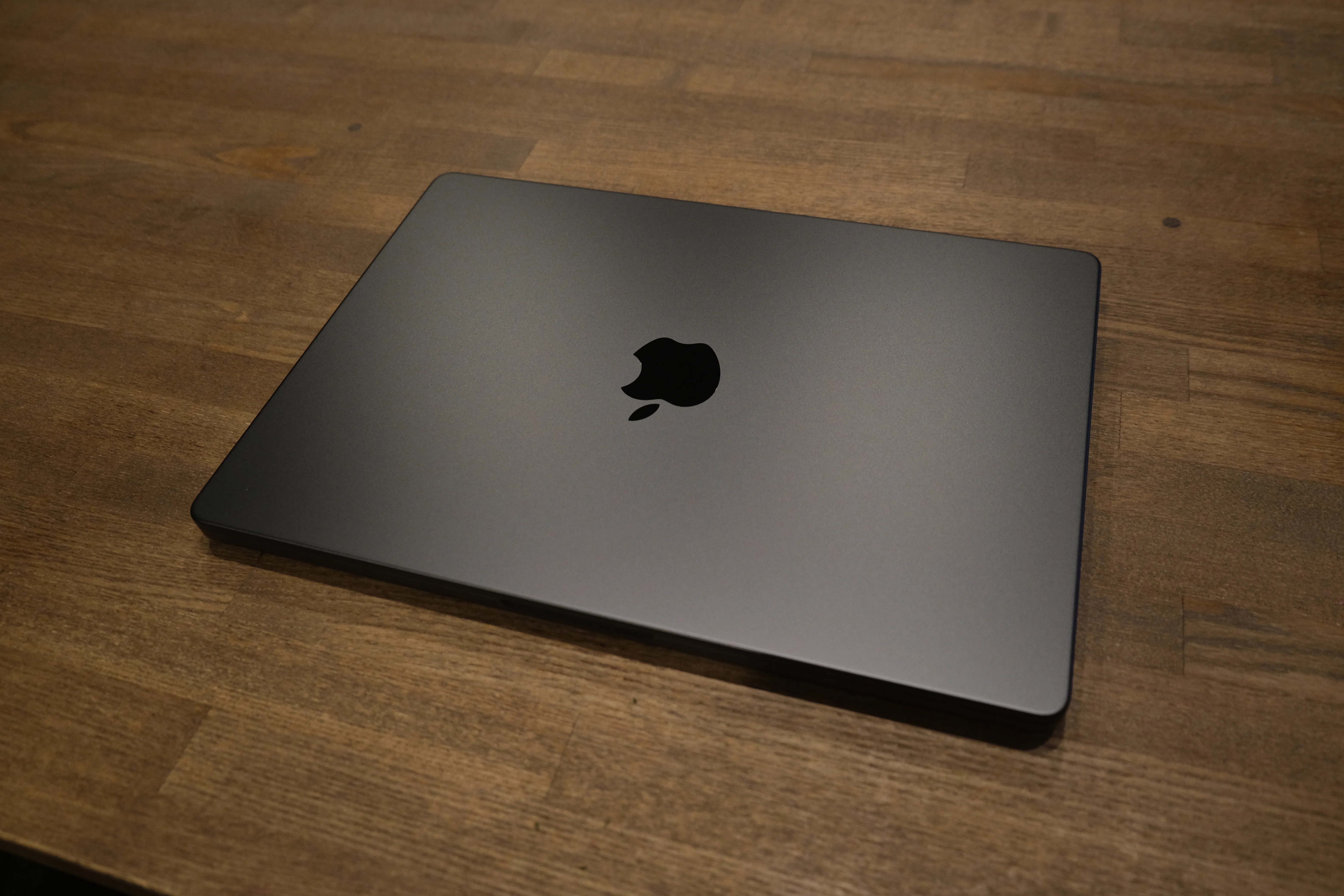 新品 MacBook Pro m5 スペースブラック 即日発送 クリエイティブをしたい男、MacBook Pro M5を買う｜クリエイティブしたい男