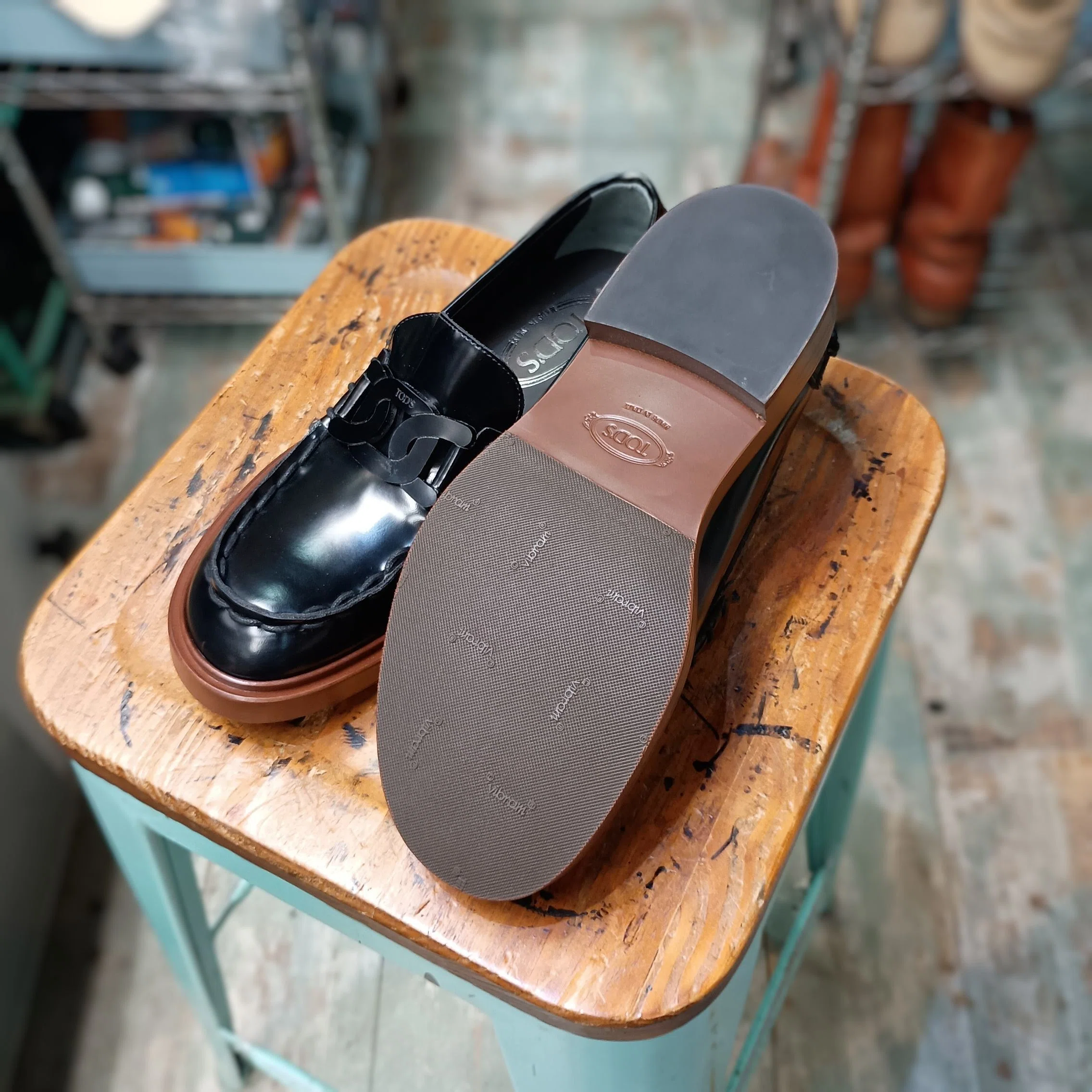 TOD'S トッズ ローファー 8.5（Vibramハーフソール補強） ハーフラバー補修】TOD'Sのローファーのハーフラバー補強｜CREA Repair