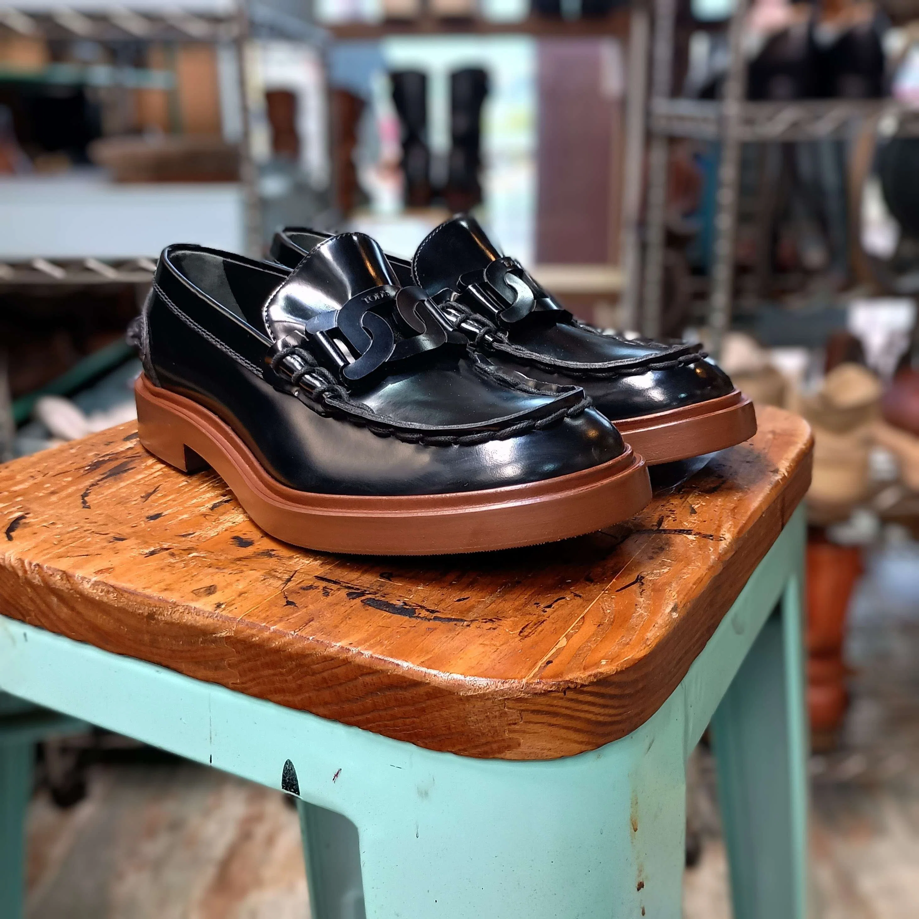 TOD'S トッズ ローファー 8.5（Vibramハーフソール補強） ハーフラバー補修】TOD'Sのローファーのハーフラバー補強｜CREA Repair