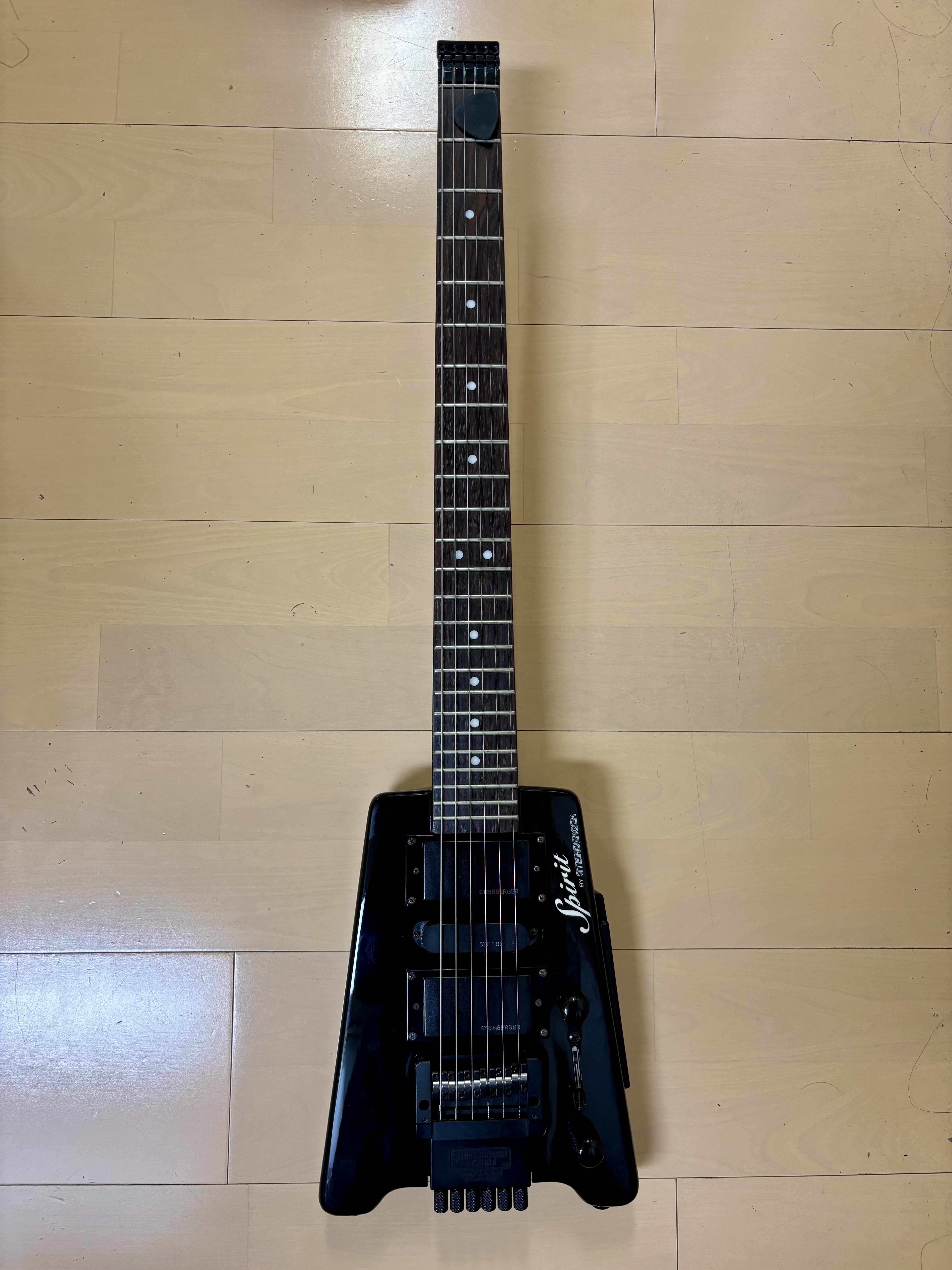頭を失うまた。STEINBERGER（スタインバーガー）Spirit GT-PRO