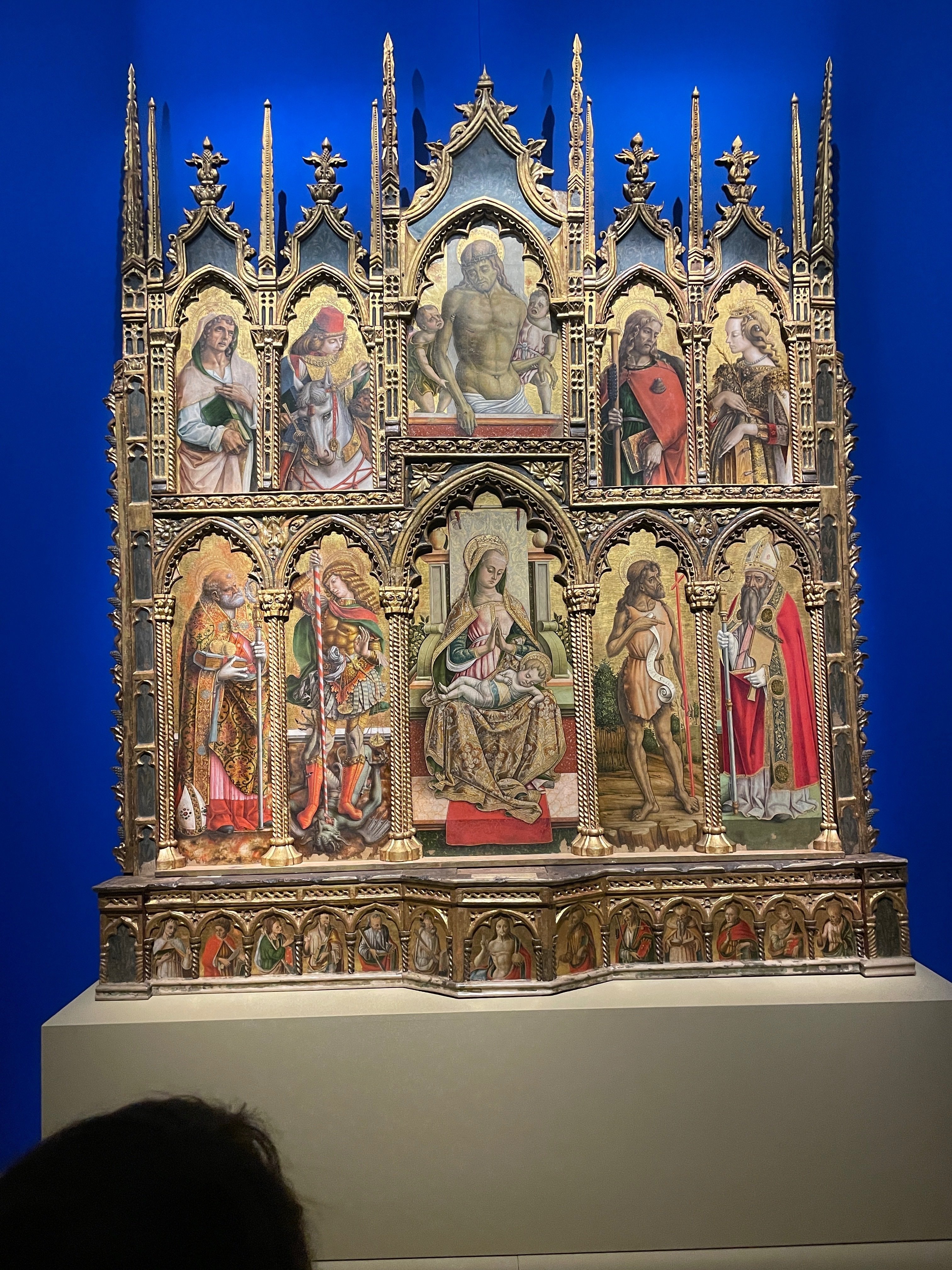 クリヴェッリ兄弟の多翼祭壇画：ミラノのマリーノ宮で毎年開催