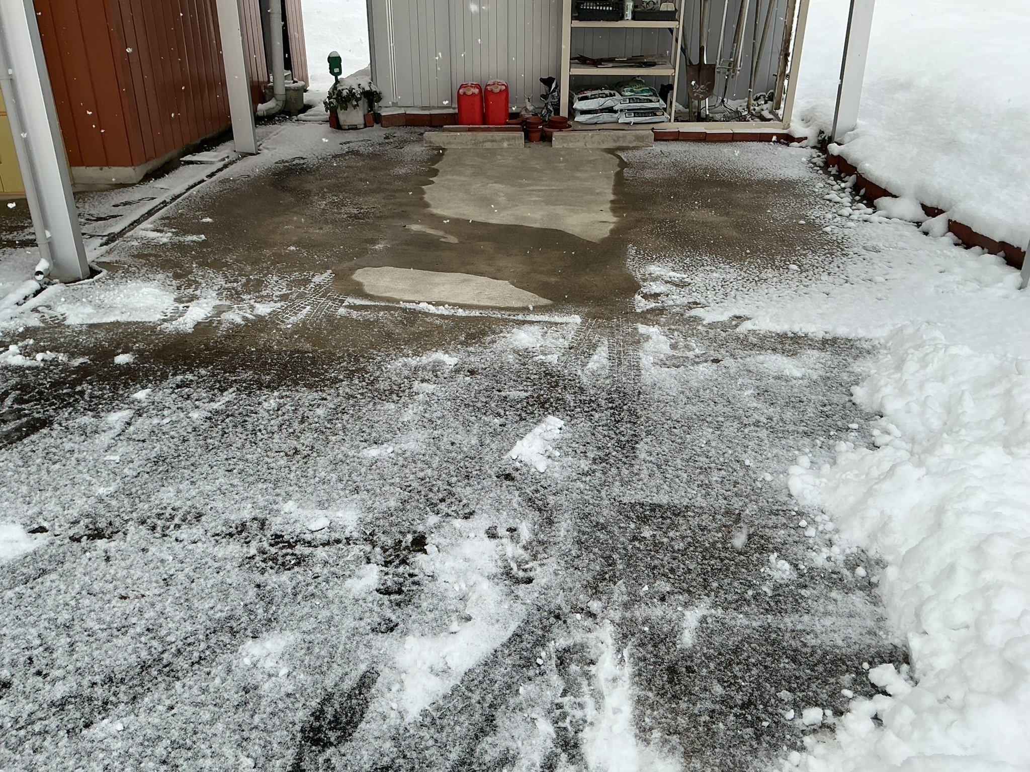 今シーズン初の雪かき｜DJ.プラグマティクス