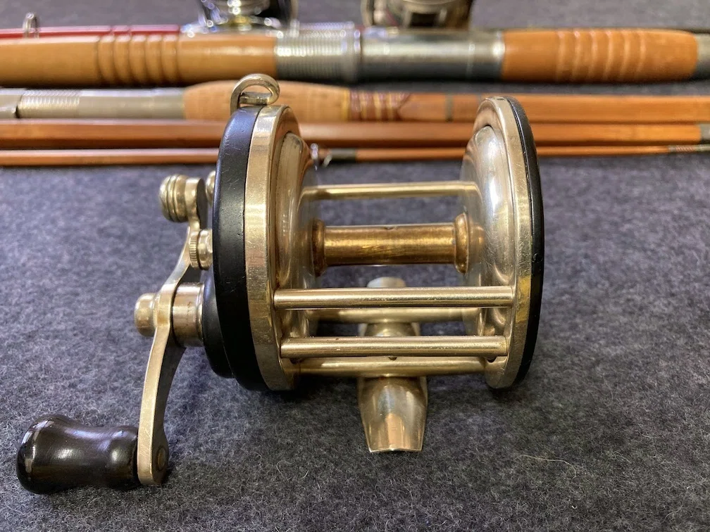 🎣 Old Fishing Tackle 012: The Enchanting 2nd Generation ~ PFLUEGER ...