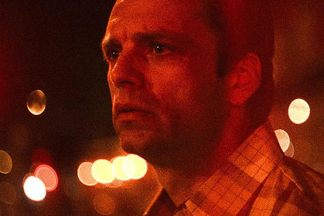 映画『顔を捨てた男』のワンシーンより
