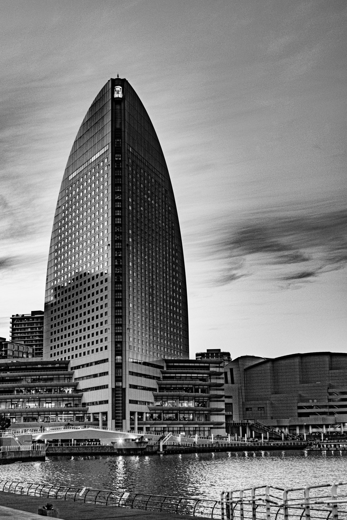 モノクロってイイよね、と言いたい。｜もりぞう