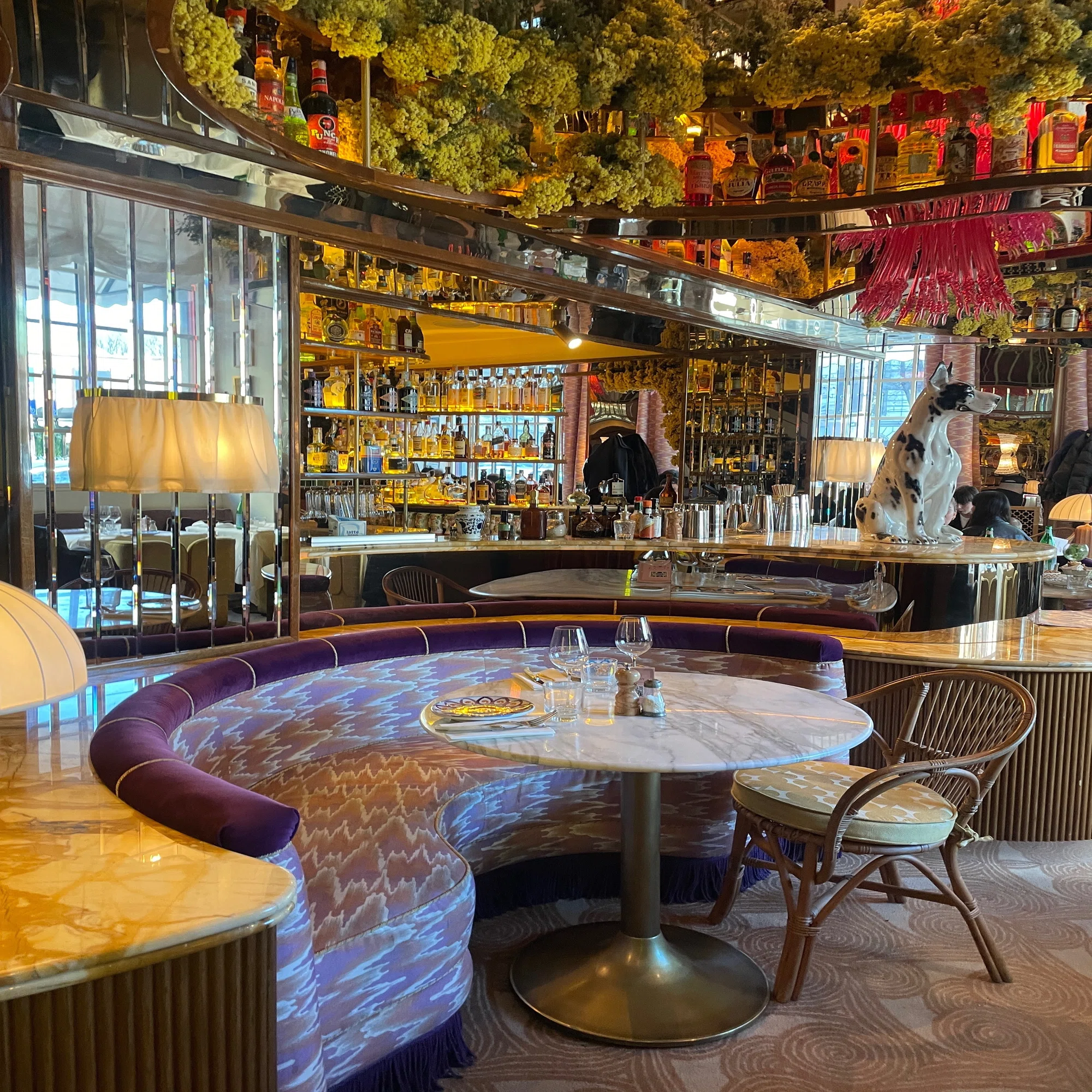 gloria's dress code for dinner Gloria Osteria Milano: Authentic Italian Cuisine in a Stylish Setting with Online Booking｜Nao Masunaga Italian restaurant Color:Ivory/Gold Web Collection: Bump Friendly pink paisley mix printed It features a zip