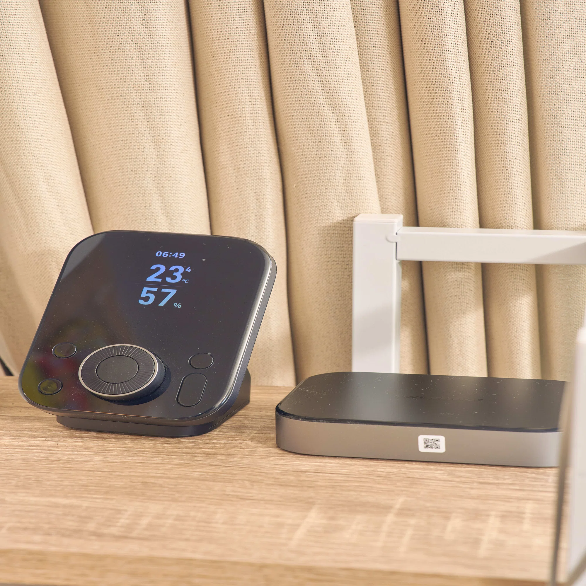 SwitchBot AIハブ レビュー | VLM×中枢ハブ×Home Assistantが1台に集約 