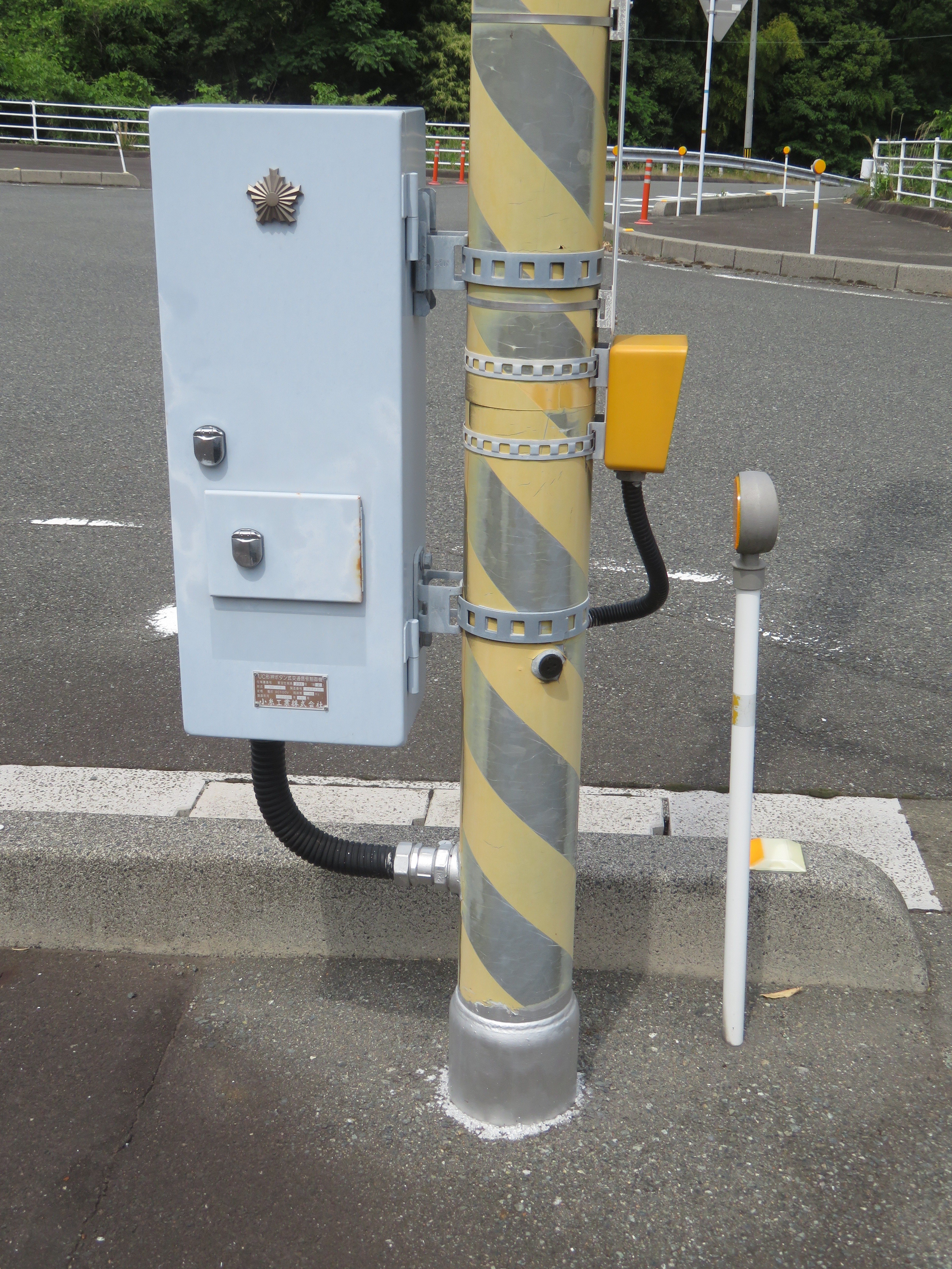 信号機 ナフコ 25155】中村町民館入口【山口県の信号機】｜るーと