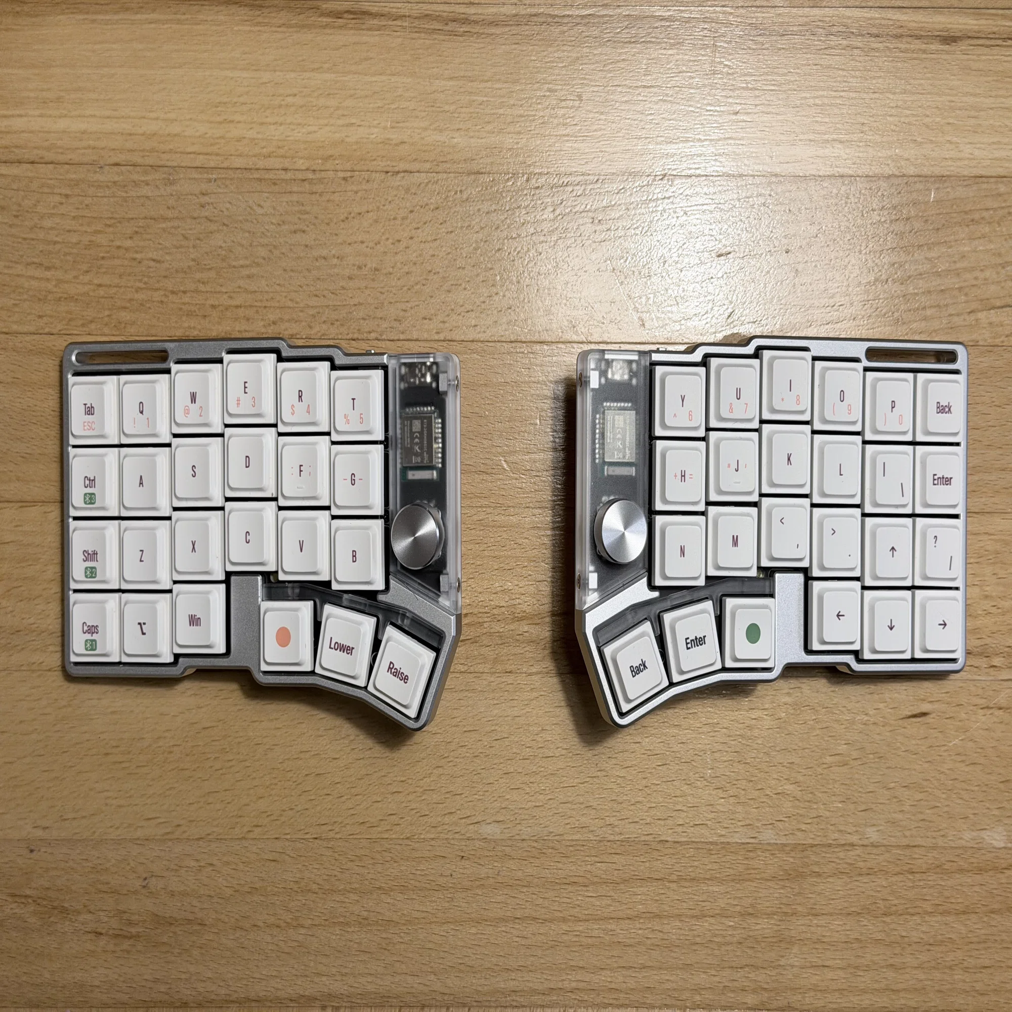 Cornix のキースイッチを Lofree Void Switch に変えた｜Hayato