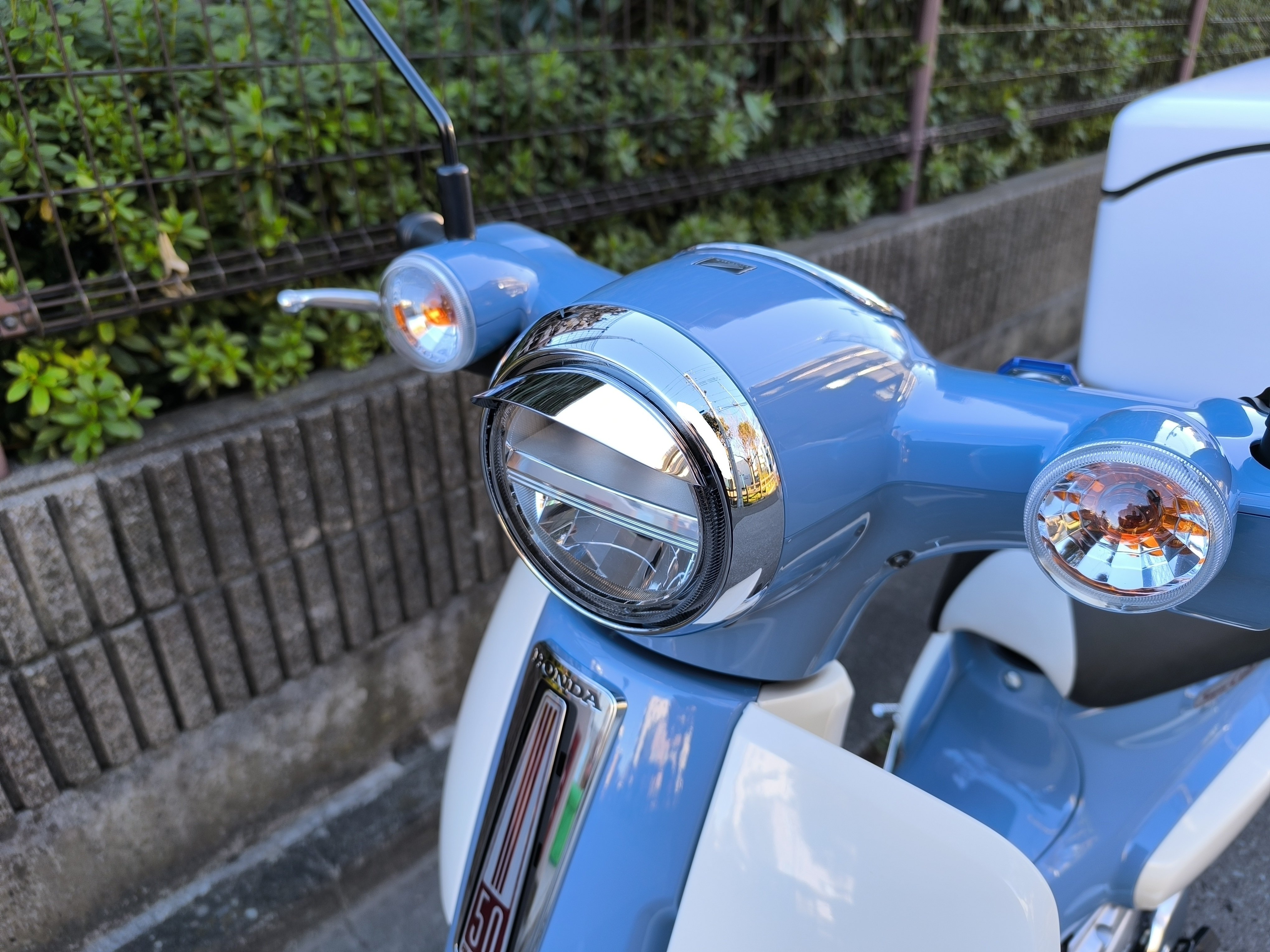 スーパーカブ50ファイナルエディションの外装をカスタムしてみる｜フォボス