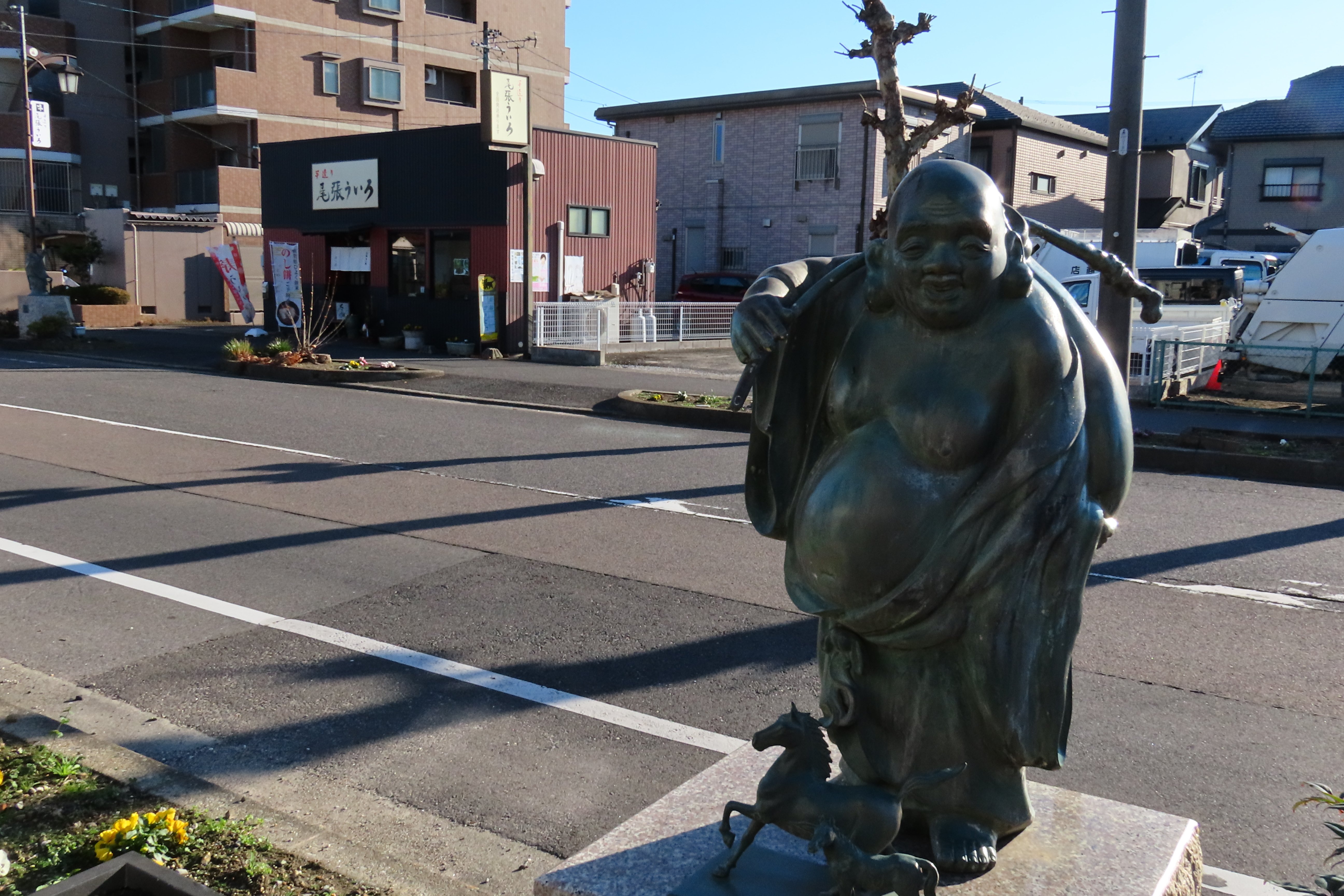 布袋町散策-布袋像群-午年｜HRSD-note