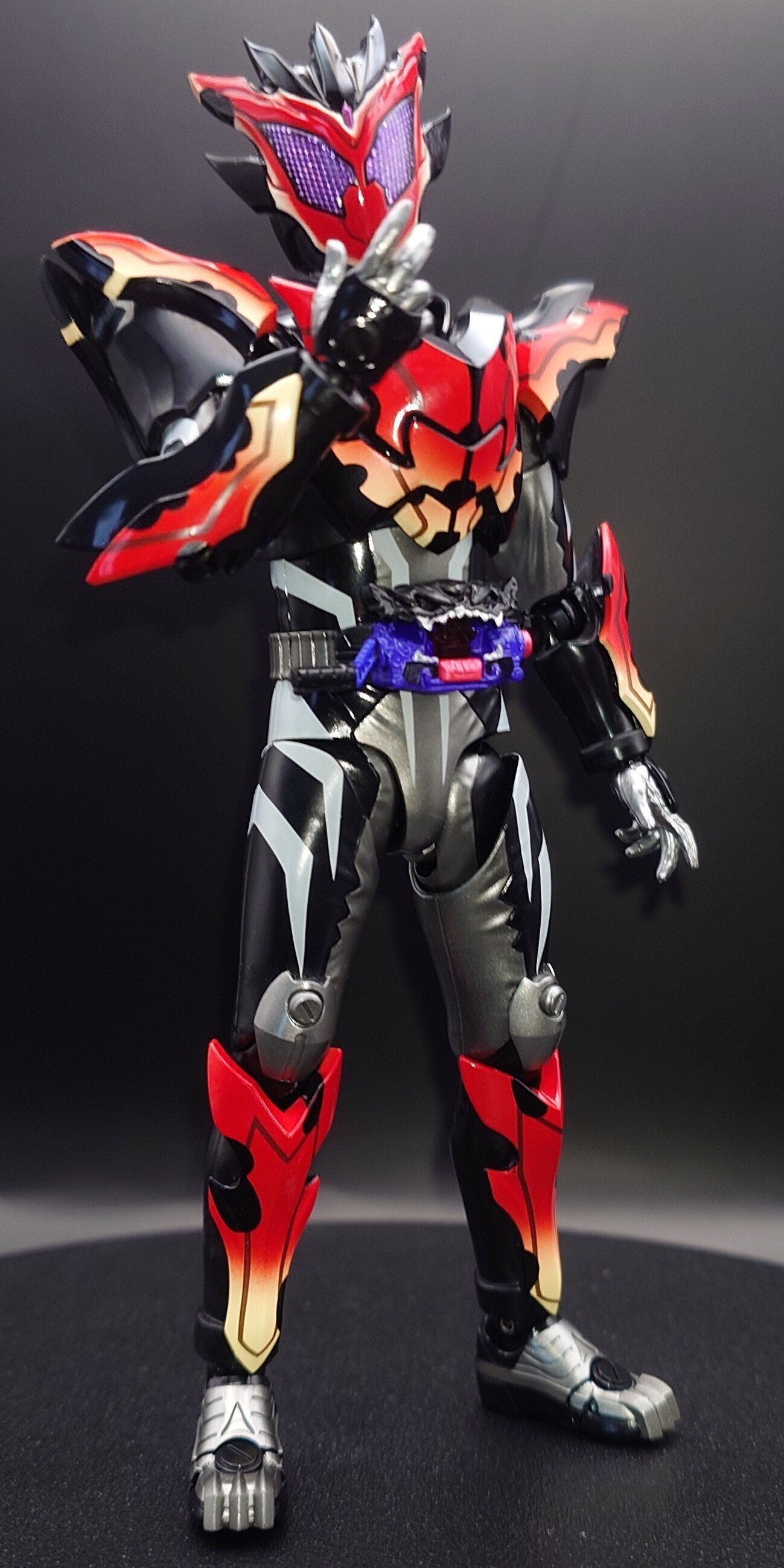 仮面ライダーガヴ】仮面ライダービターガヴ スパーキングミフォームを