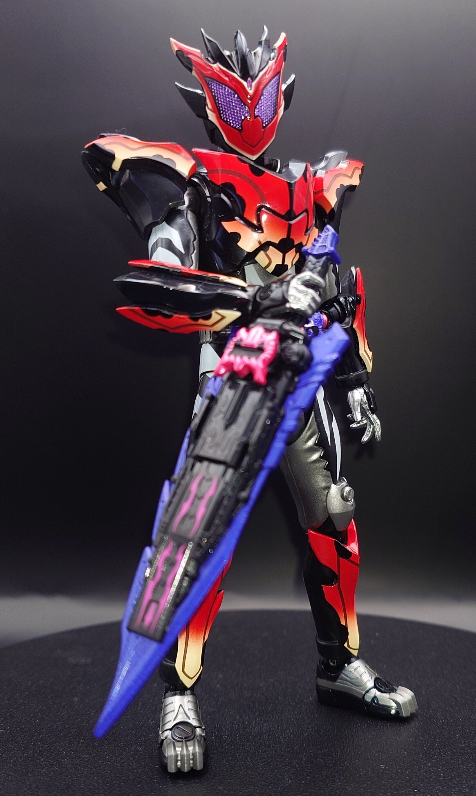 仮面ライダービターガヴ スパーキングミフォーム フィギュアーツ S.H.