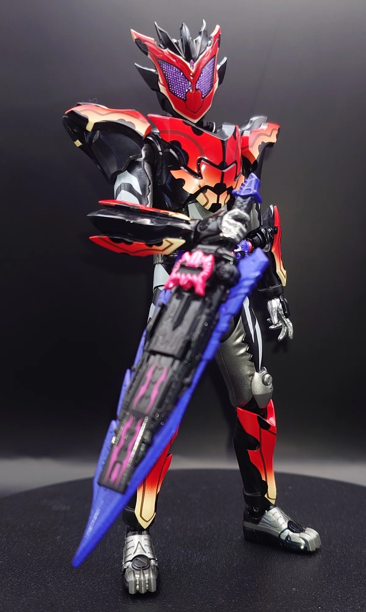 仮面ライダーガヴ】仮面ライダービターガヴ スパーキングミフォームを 