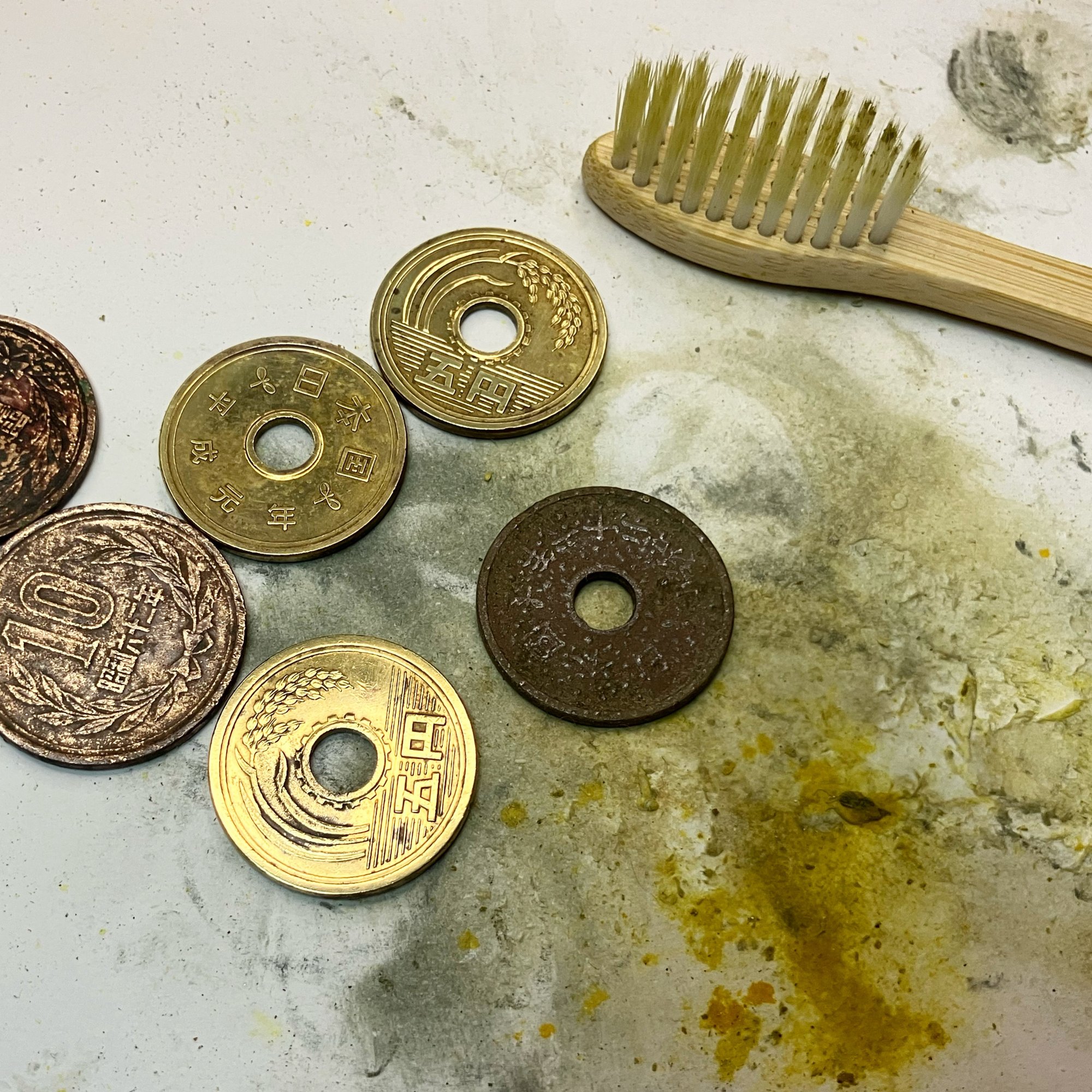 備忘録】父の部屋から二千枚の小銭が出てきた件｜前田 とまき （TOMAKI）