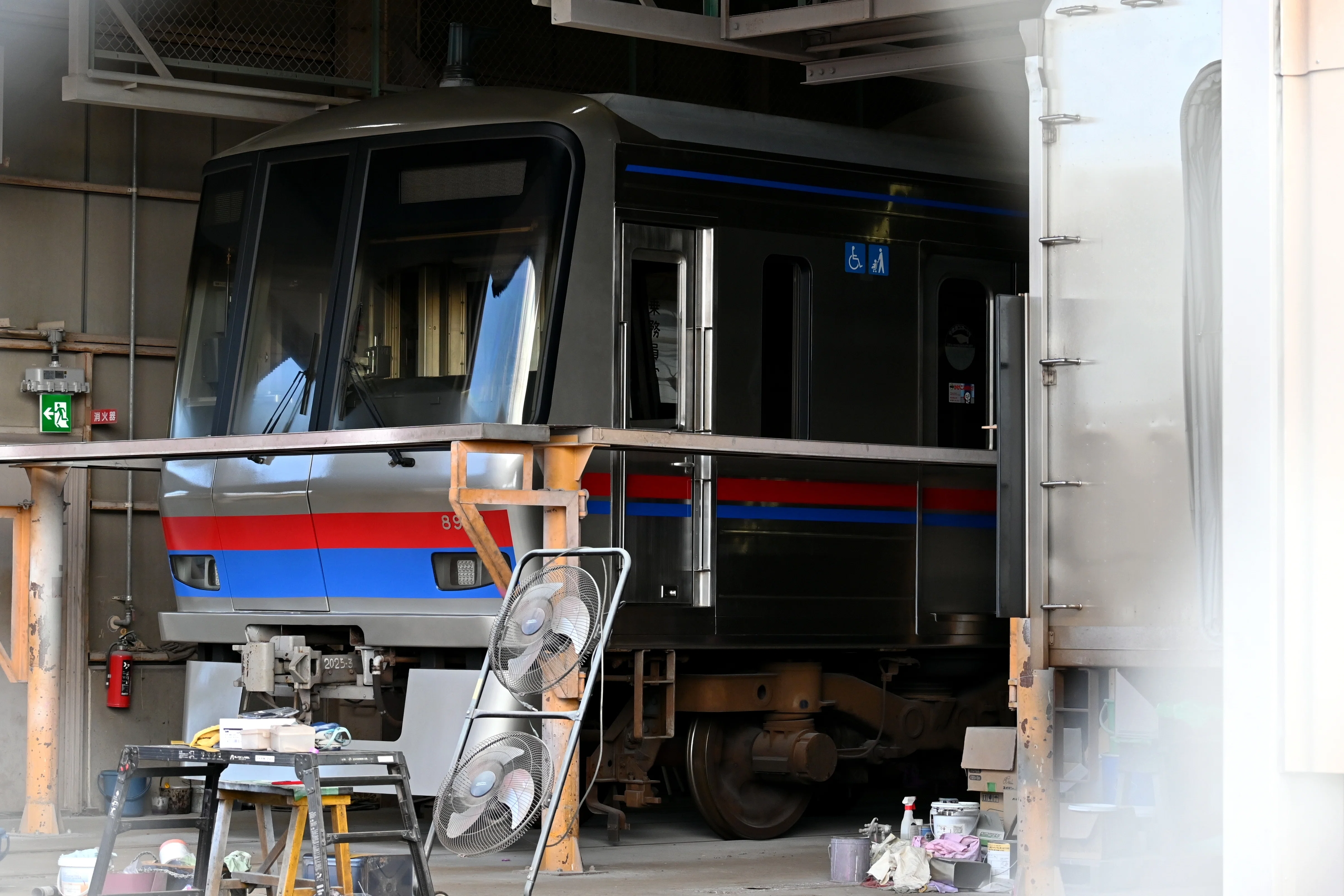 京成松戸線 8900形京成カラー遂に営業入り！ 12月末のニュース｜隣の