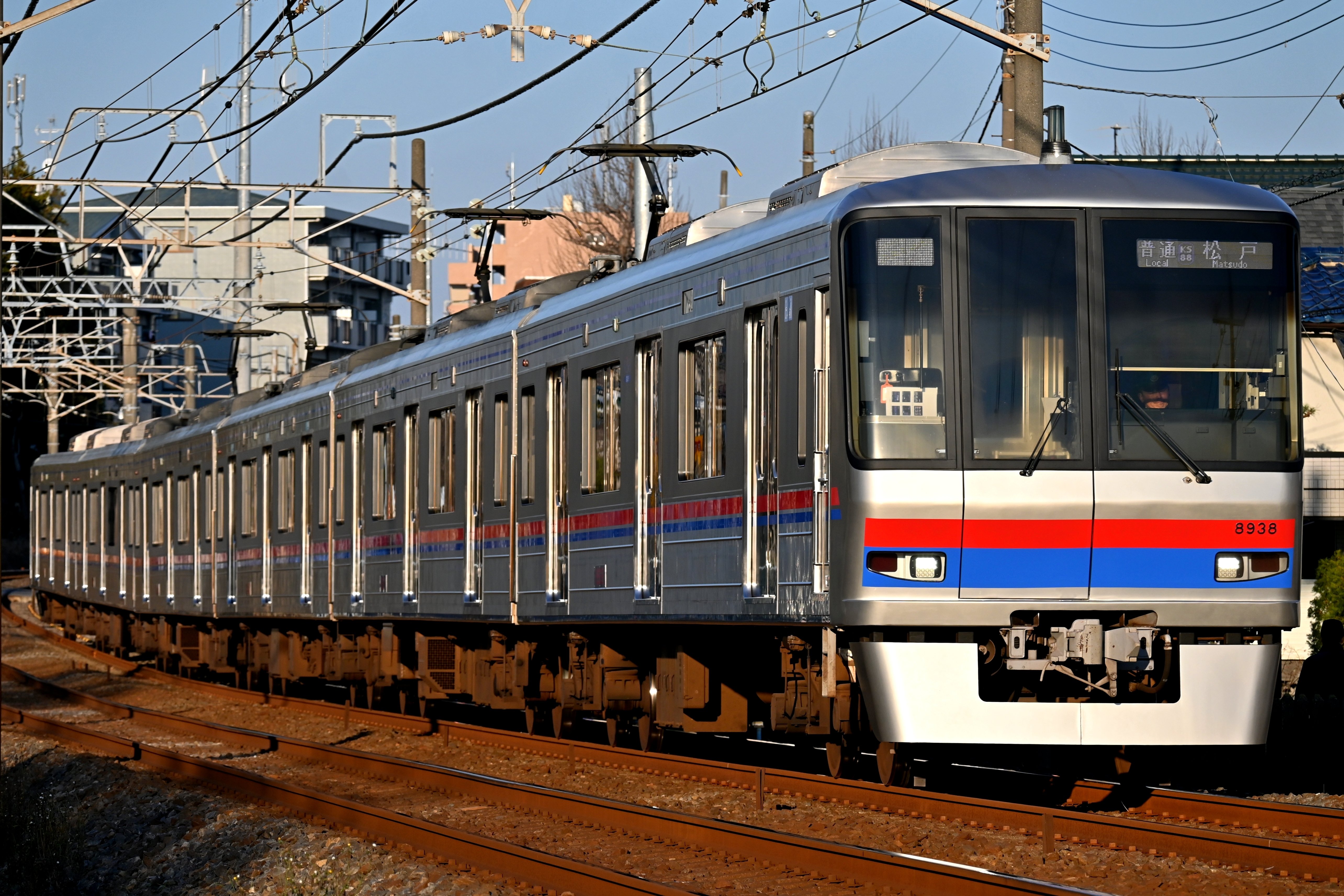 京成松戸線 8900形京成カラー遂に営業入り！ 12月末のニュース｜隣の
