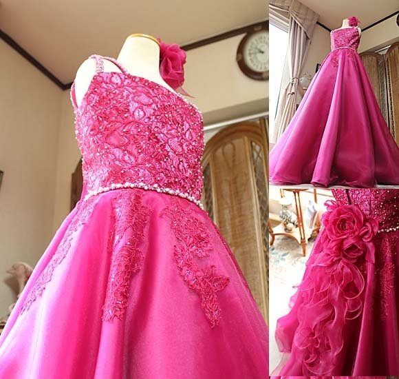 ピアノコンクールやリサイタルにぴったりの華やかチェリーピンクドレス