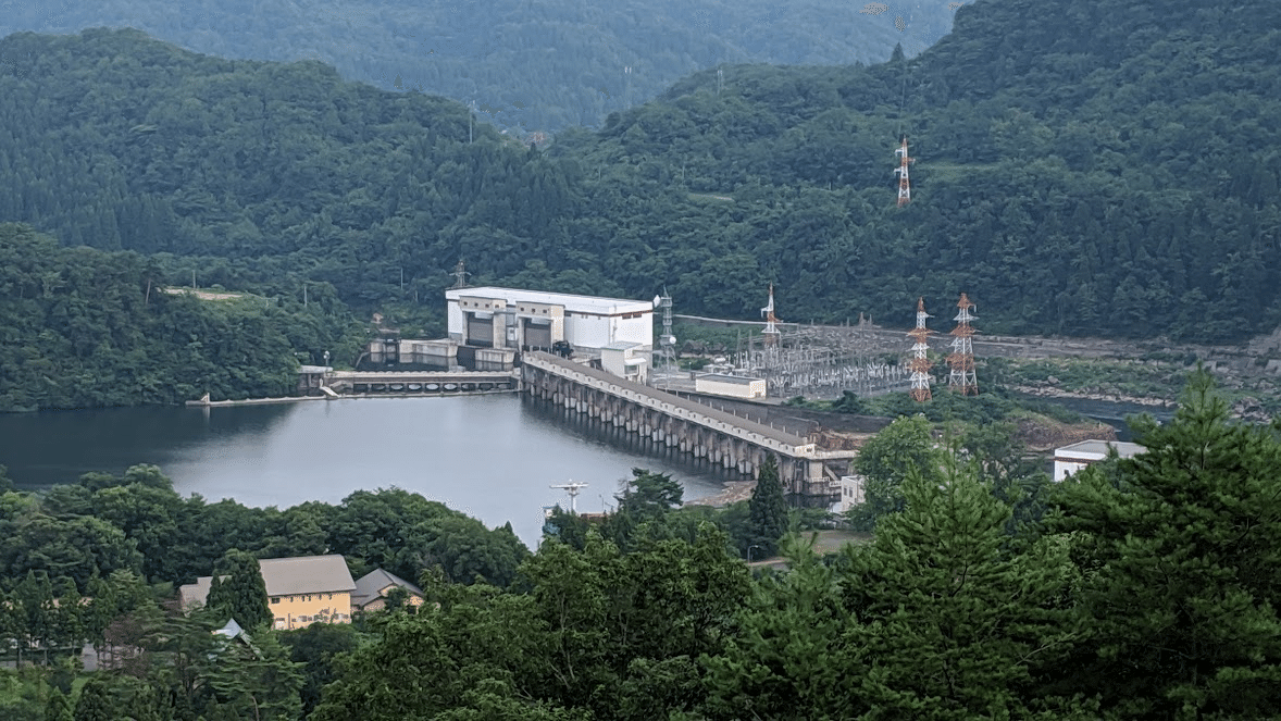 鹿瀬ダム（新潟県）｜一日一堰｜町田 奈桜