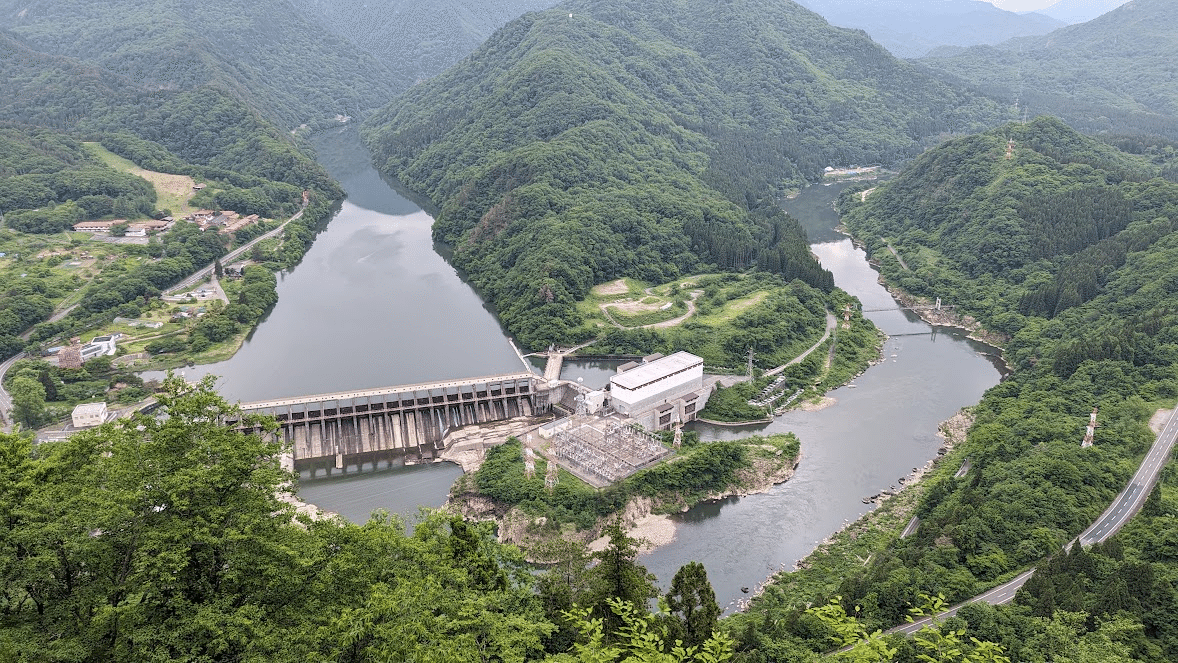 鹿瀬ダム（新潟県）｜一日一堰｜町田 奈桜