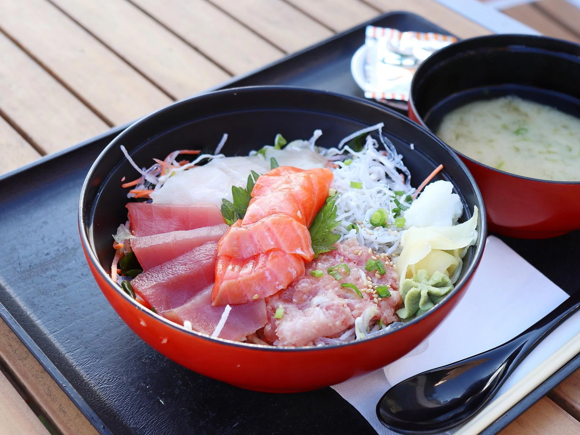 海鮮 丼 とびっちょ 本店