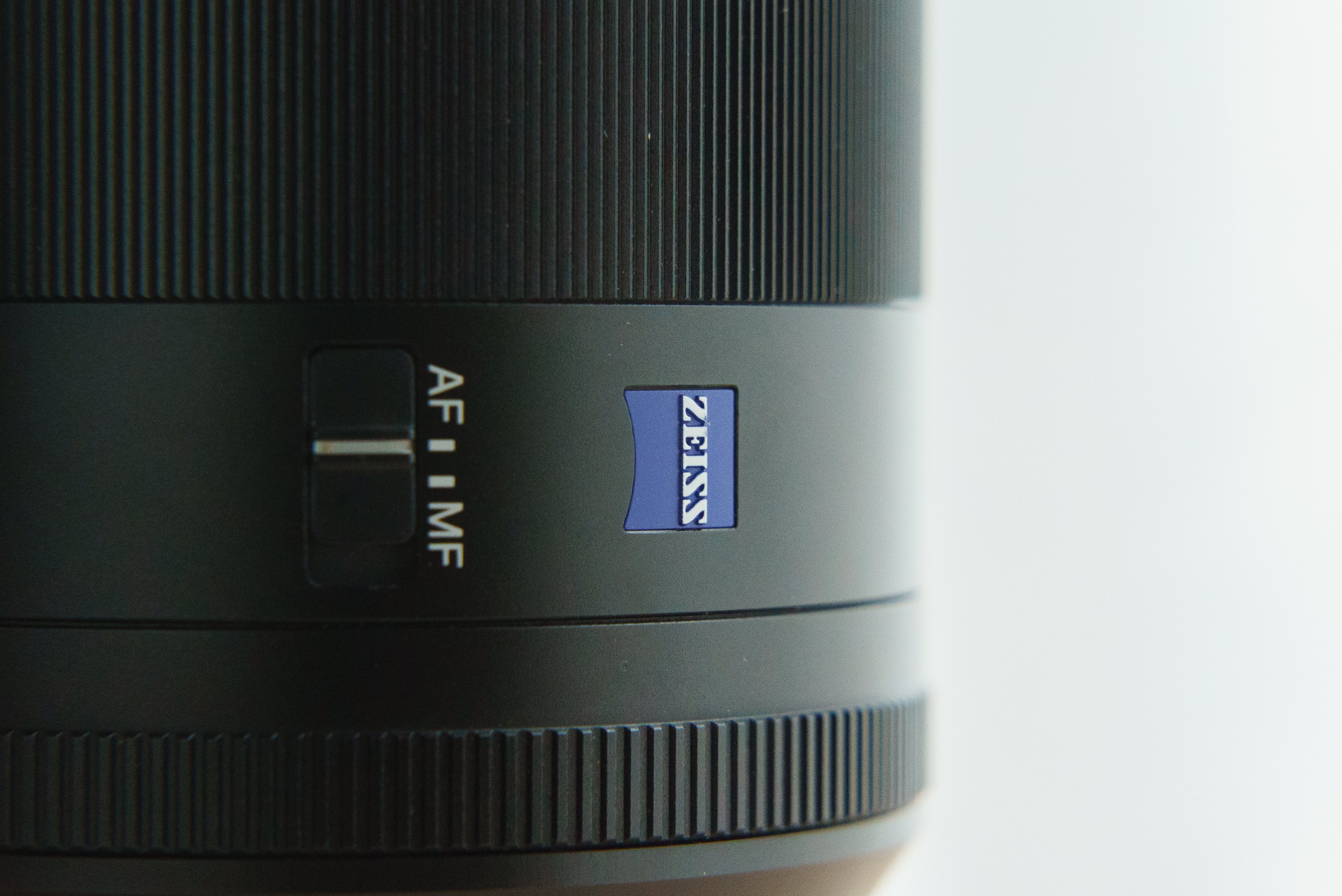 今、試されるZEISSへの愛｜FE 50mm F1.4 ZA｜イノウエノリユキ